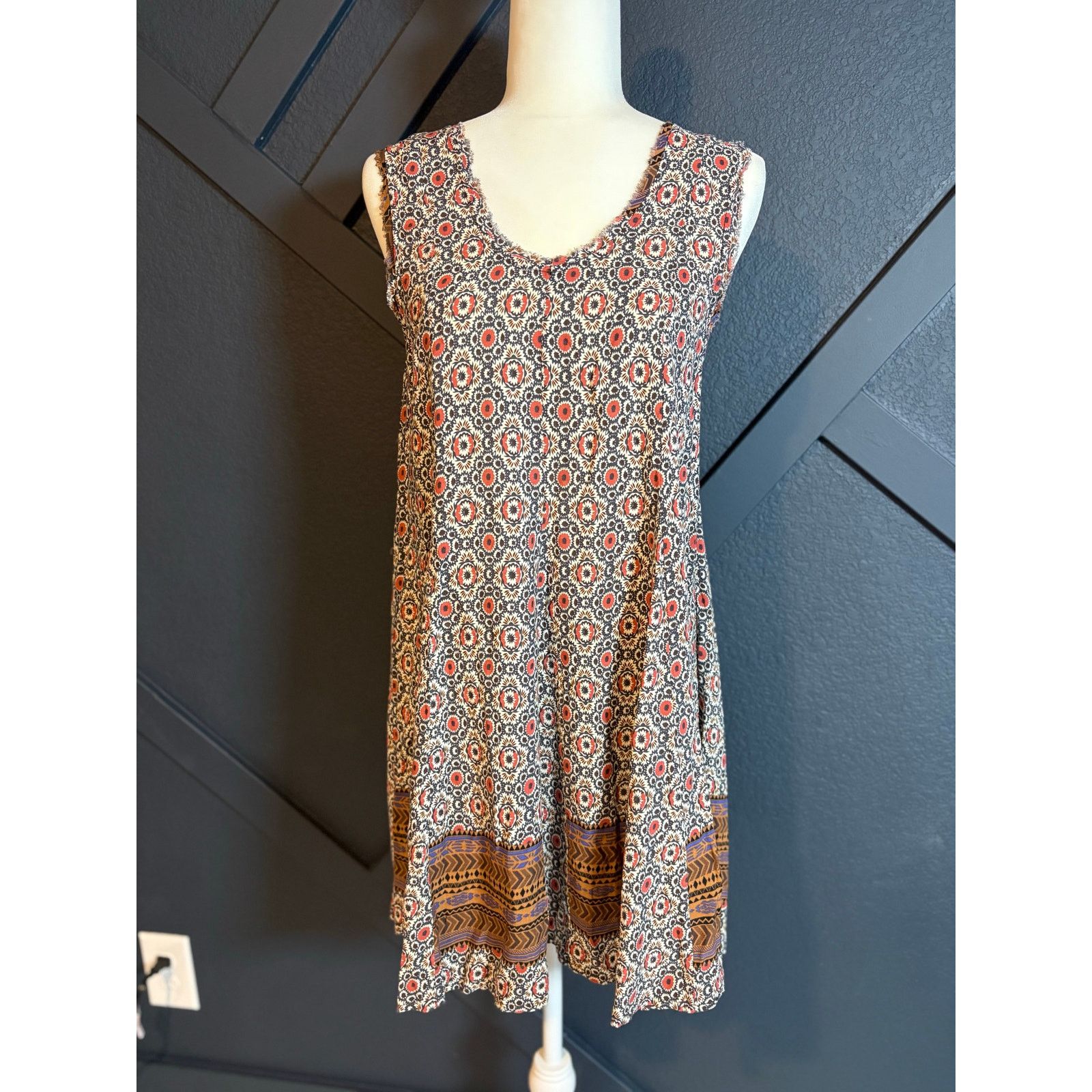 Other Hem & Thread Dress Women’s Small Keyhole Back Swing Dress Size S / US 4 / IT 40 - 1 Thumbnail