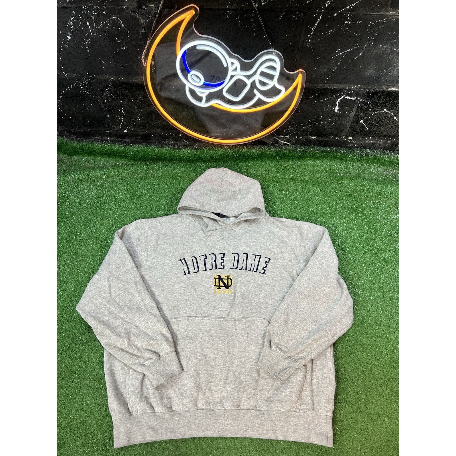 Other Notre Dame Fighting Irish Gray Mens Hoodie Size LG Size US L / EU 52-54 / 3 - 1 Thumbnail