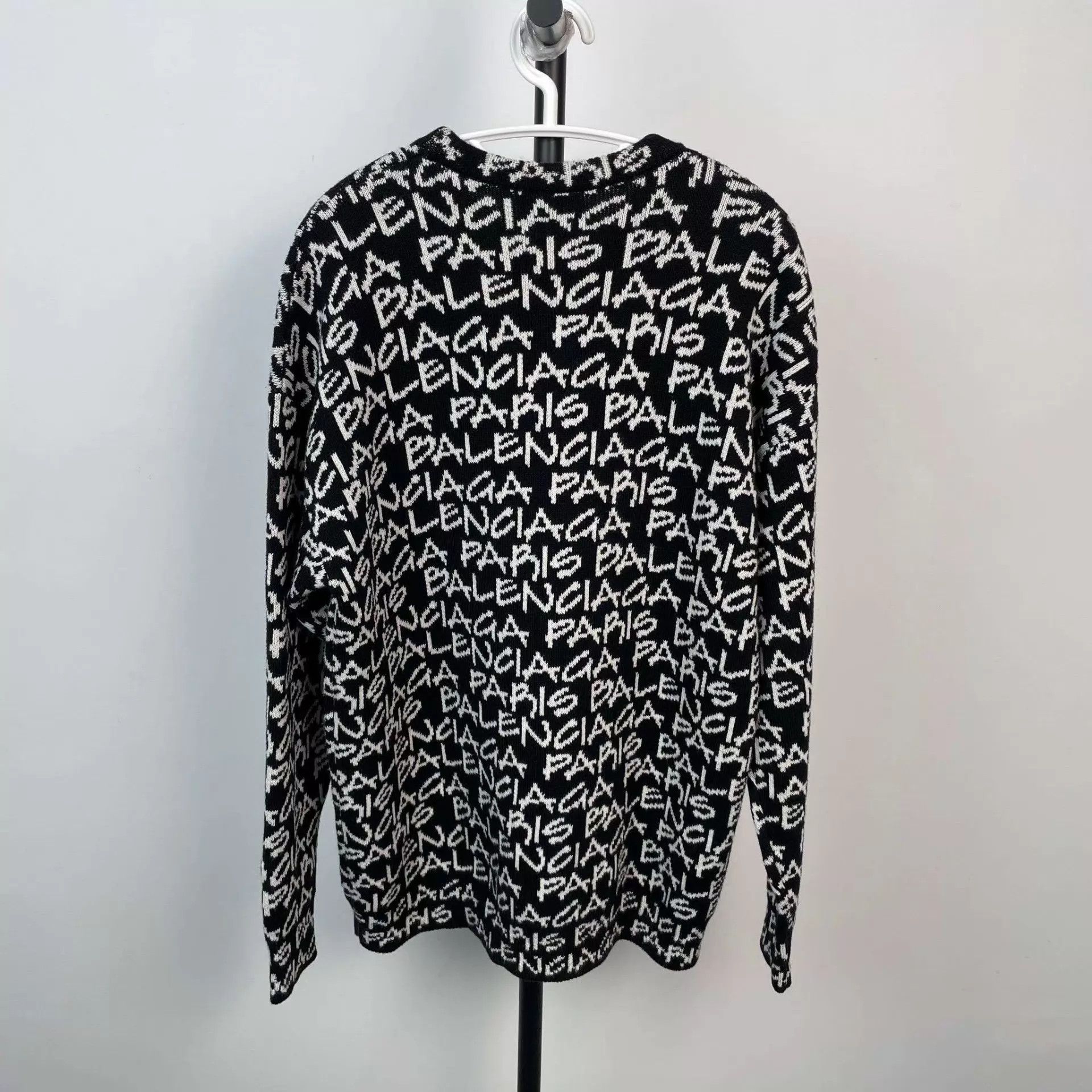 Balenciaga Balenciaga XS Black & White Size US XS / EU 42 / 0 - 2 Thumbnail
