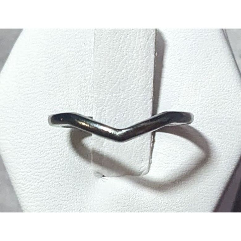 Other Minimalist Slight Chevron Silver Gunmetal Tone Ring Size 6 Size ONE SIZE - 1 Thumbnail