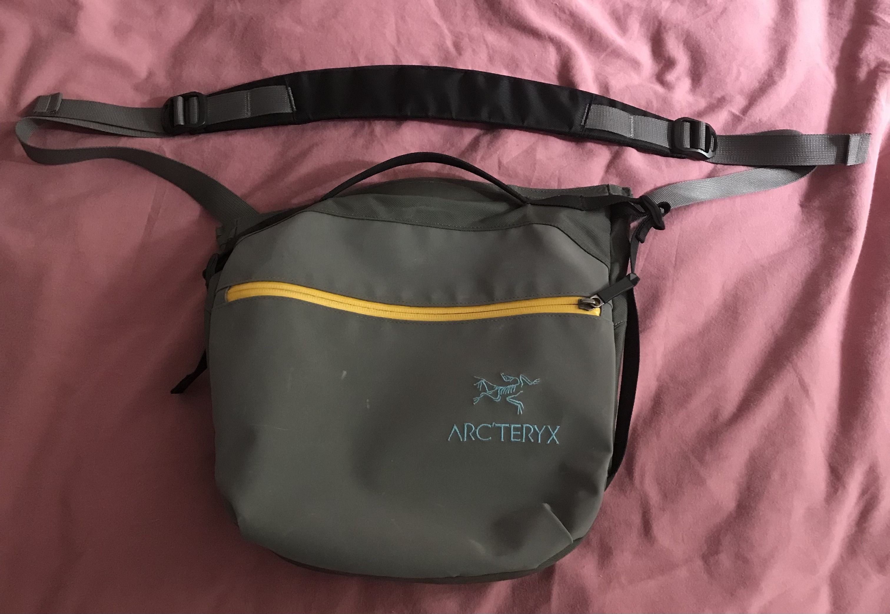 新品　ARC’TERYX × BEAMS / ARRO 8 ReBIRD ARC'TERYX × BEAMS “ARRO ReBIRD™ Collection”のオンライン先行