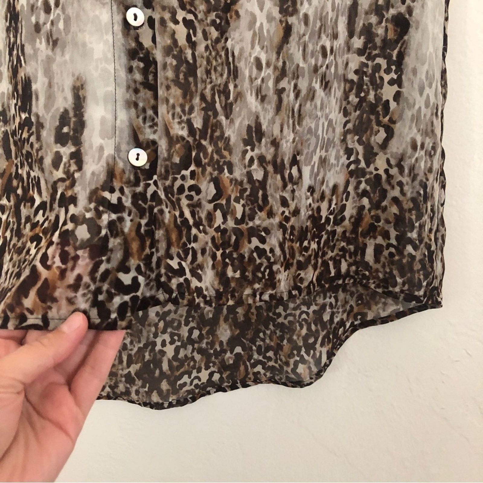 Chicos Chico's Leopard Print Semi-Sheer Sleeveless Tank Blouse Top Size M / US 6-8 / IT 42-44 - 5 Thumbnail