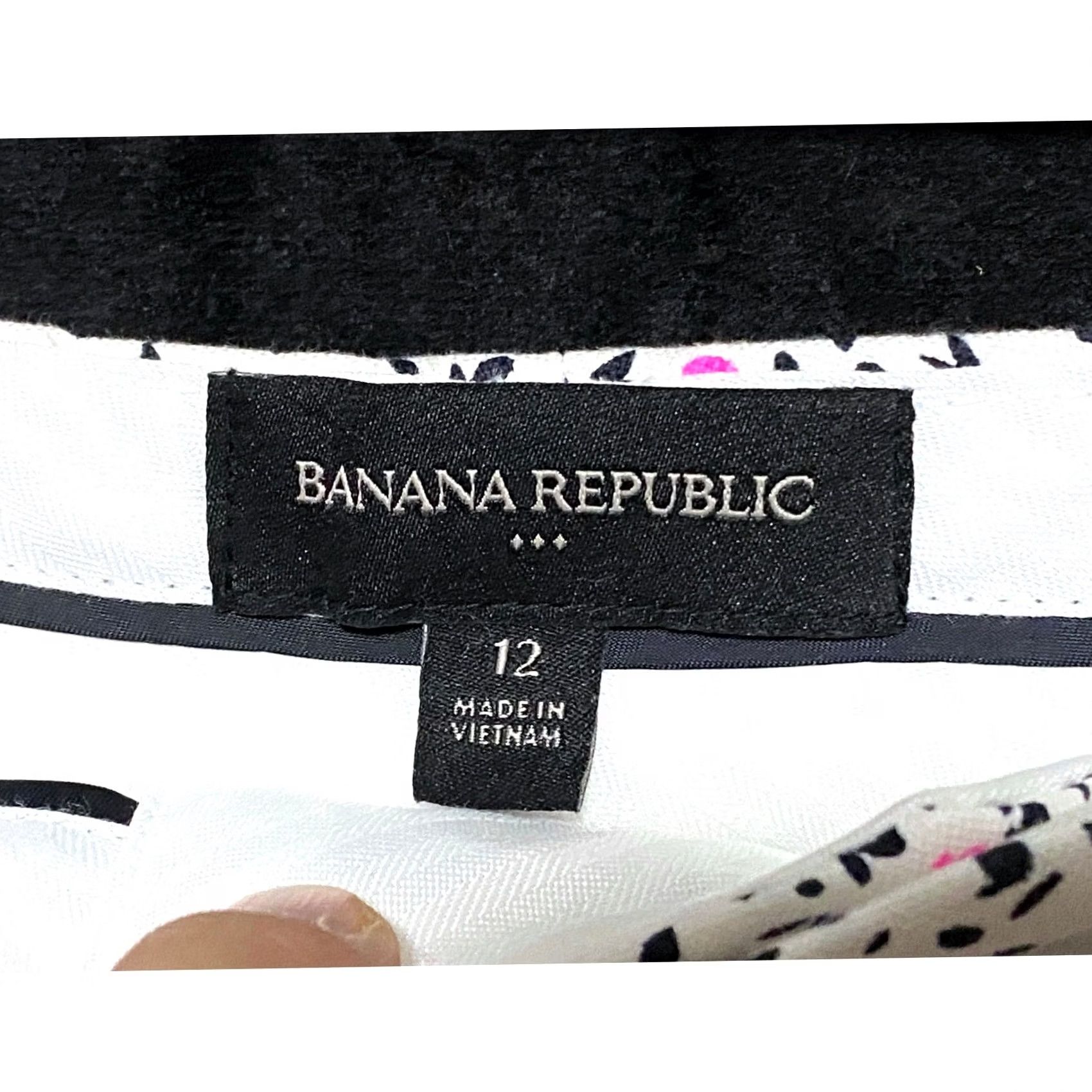 Banana Republic Banana Republic Chino Shorts Womens 12 Casual Travel Workwear Floral White Weathered 12 Womens Size 34" / US 12 / IT 48 - 4 Thumbnail