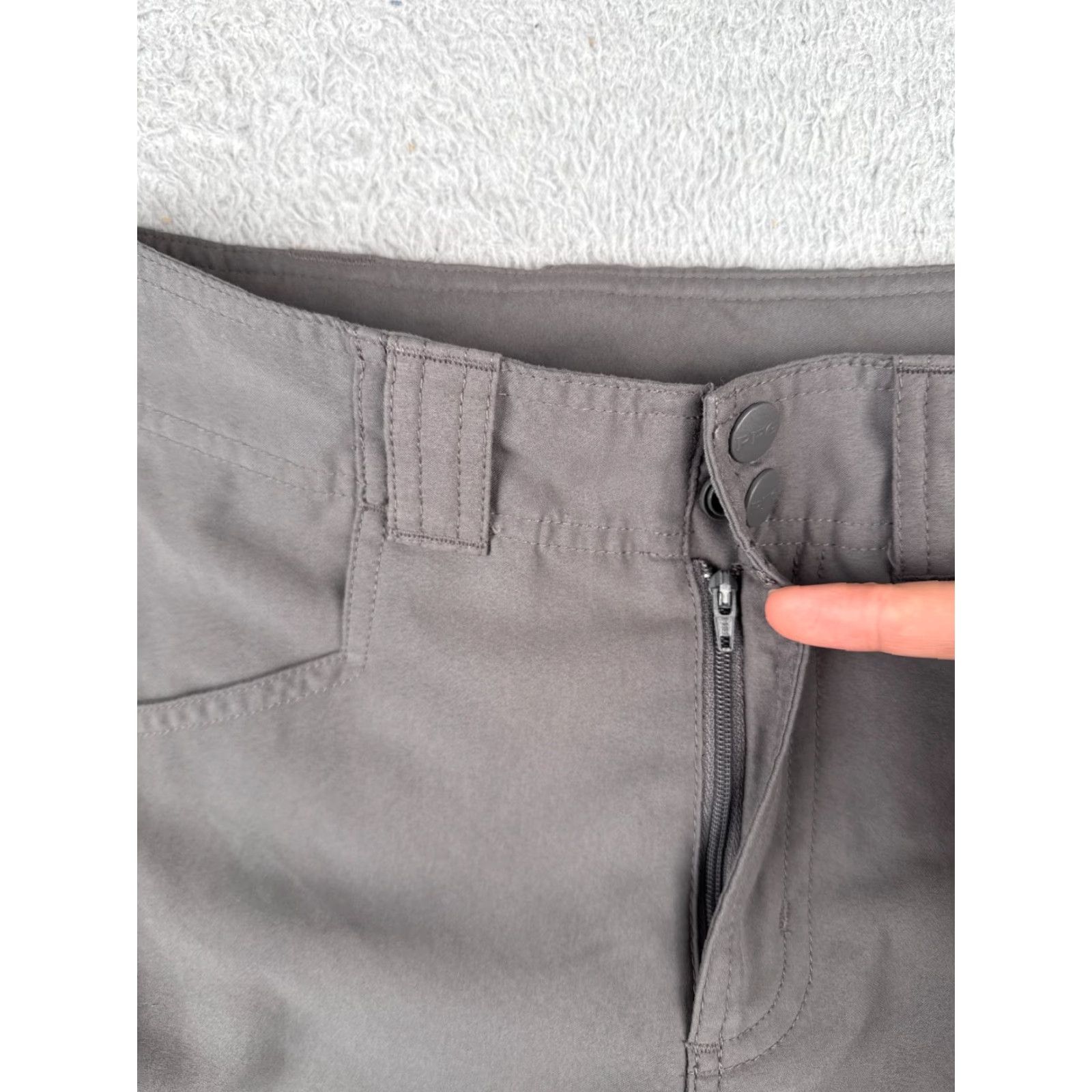 Vintage Columbia Mens Shorts Cargo Nylon Gray 30x10 Regular PFG Outdoor Shell Pocket Logo Casual Boat Fishing Kayak Size US 30 / EU 46 - 6 Thumbnail