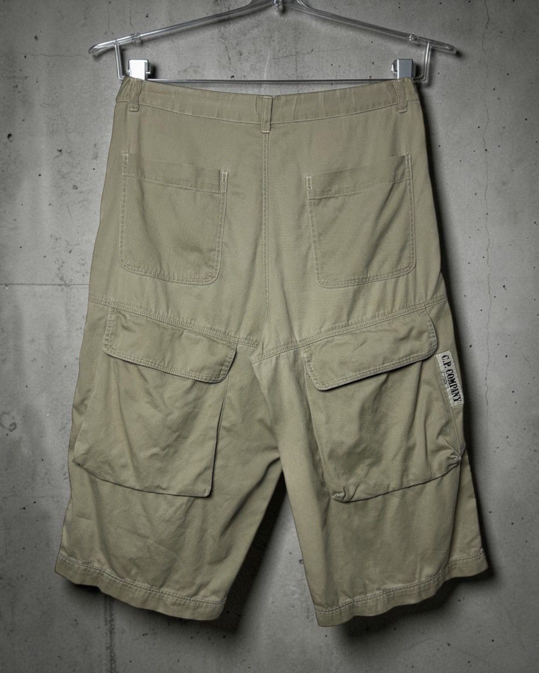 C.P. Company C.P. Company Archive Back-Pocket Cargo Shorts Made in Japan Size US 29 - 1 Thumbnail