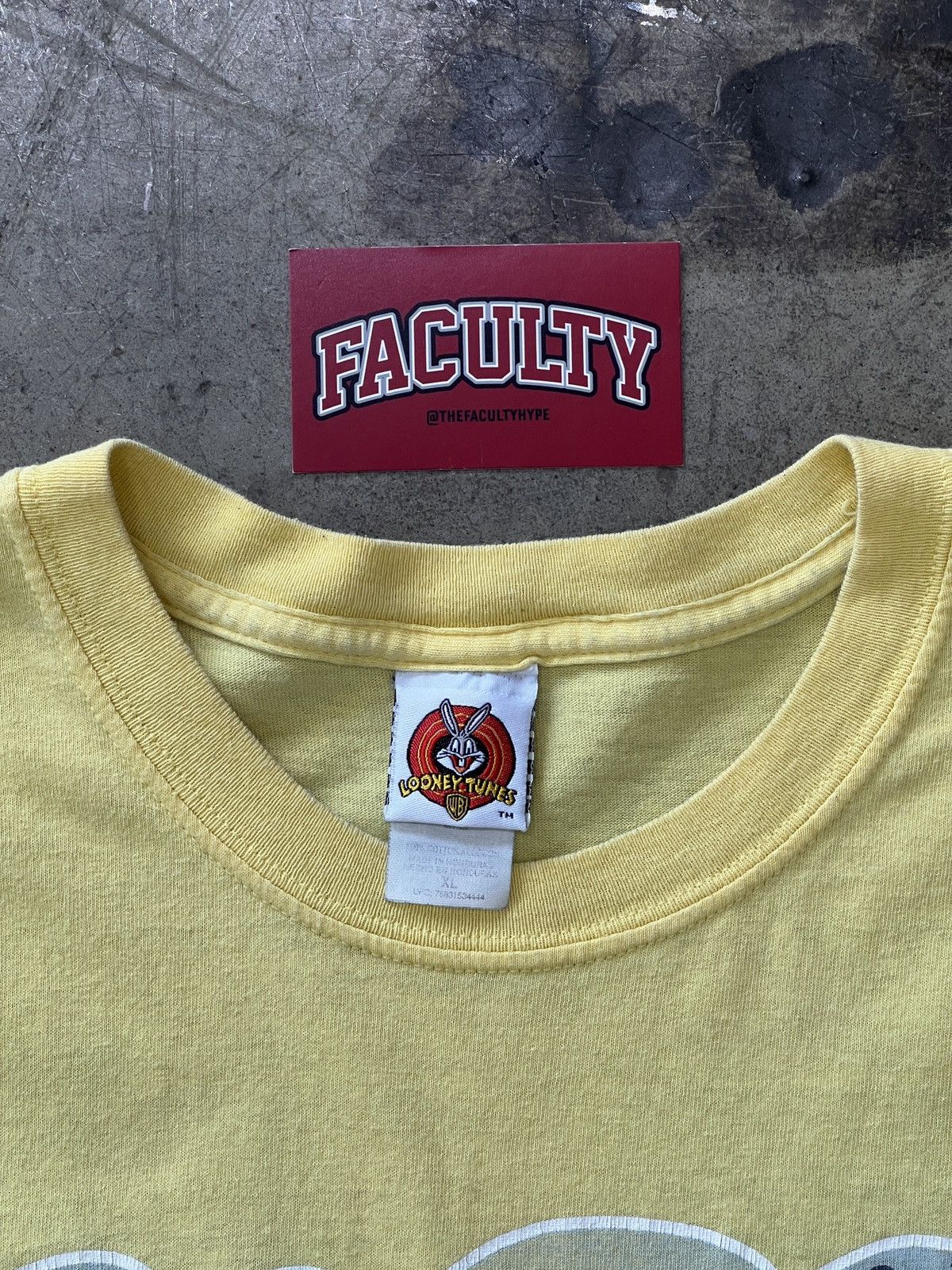 Warner Bros Vintage Looney Tunes Tweety Bird Caution Tee XL Size US XL / EU 56 / 4 - 3 Thumbnail