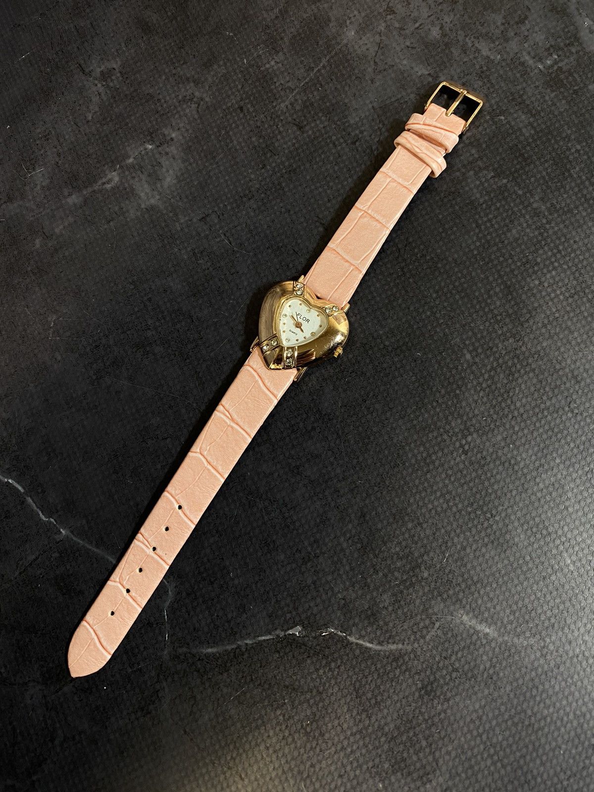 Vintage Heart-Shaped Gold Tone Watch with Pink Strap Japanese Brand Size ONE SIZE - 4 Thumbnail