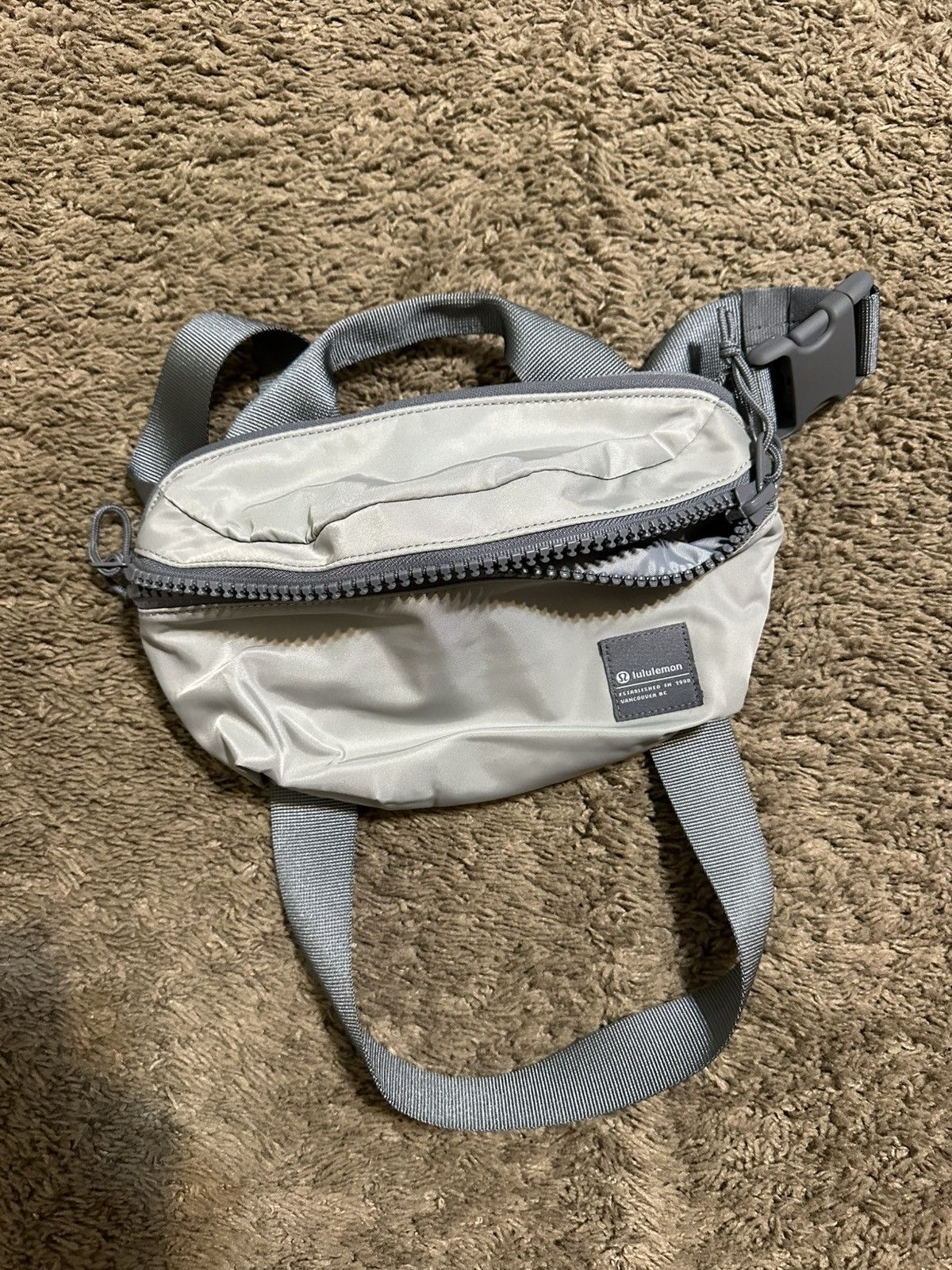 Lululemon Vintage Lululemon all day essentials bag 00s Size ONE SIZE - 1 Thumbnail