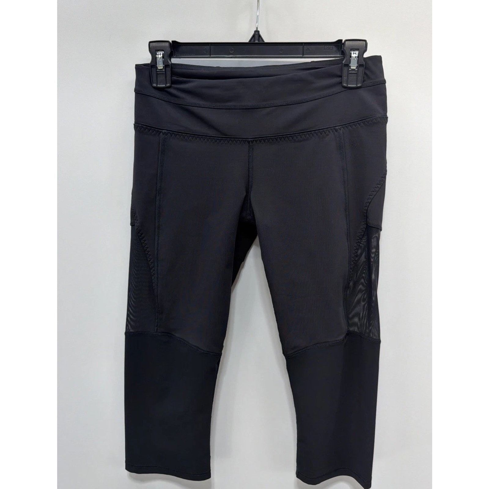 Lululemon Lululemon Training Tough crop sz 6 Black capri leggings mesh Size 28" / US 6 / IT 42 - 4 Thumbnail