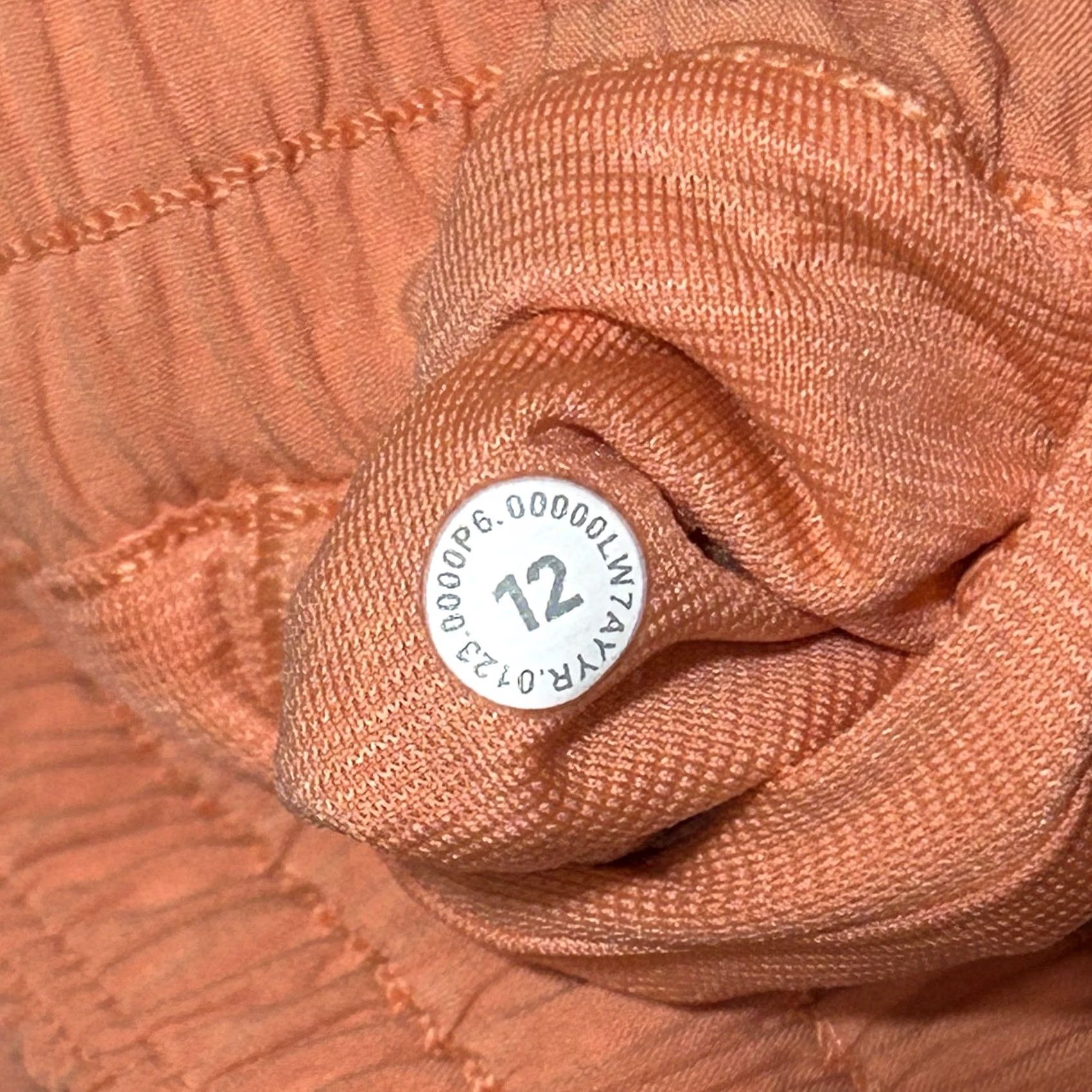 Lululemon Lululemon Hotty Hot High-Rise Short Lined 2.5" Inseam Women’s 12 Peach Type Athletic Pockets Logo 90s? (Note: 9) Size 34" / US 12 / IT 48 - 5 Thumbnail