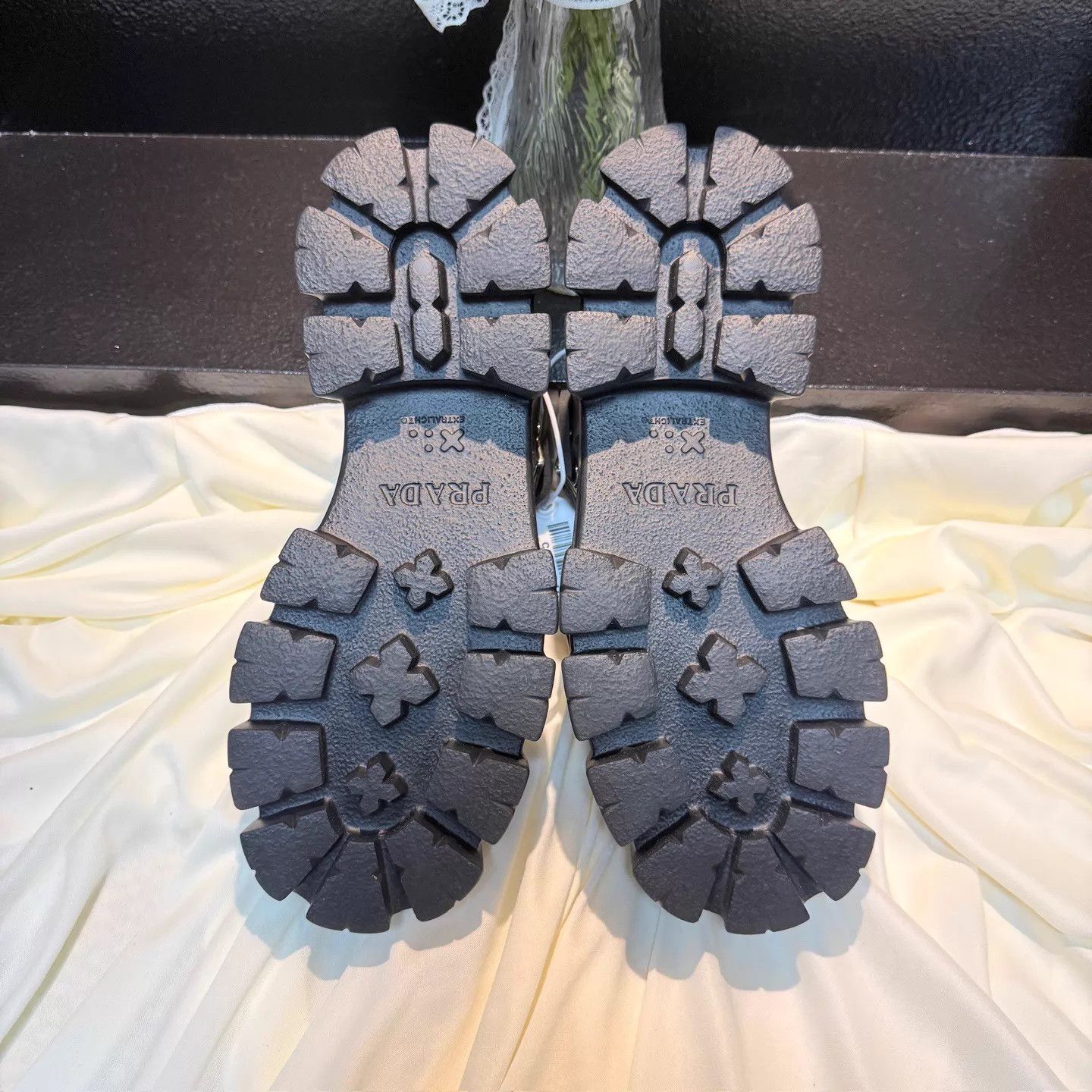 Prada Prada Monolith Ankle Strap Sandal 38 New nh5728 Size US 7.5 / IT 37.5 - 6 Thumbnail