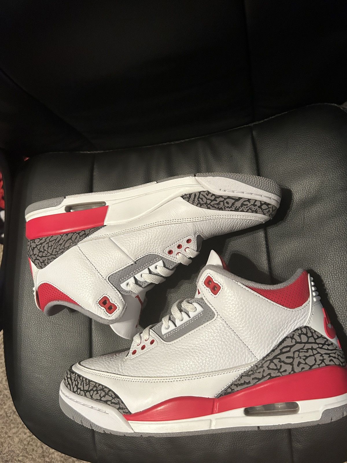 Jordan Brand Jordan 3 Retro Fire Red Size US 11 / EU 44 - 2 Thumbnail