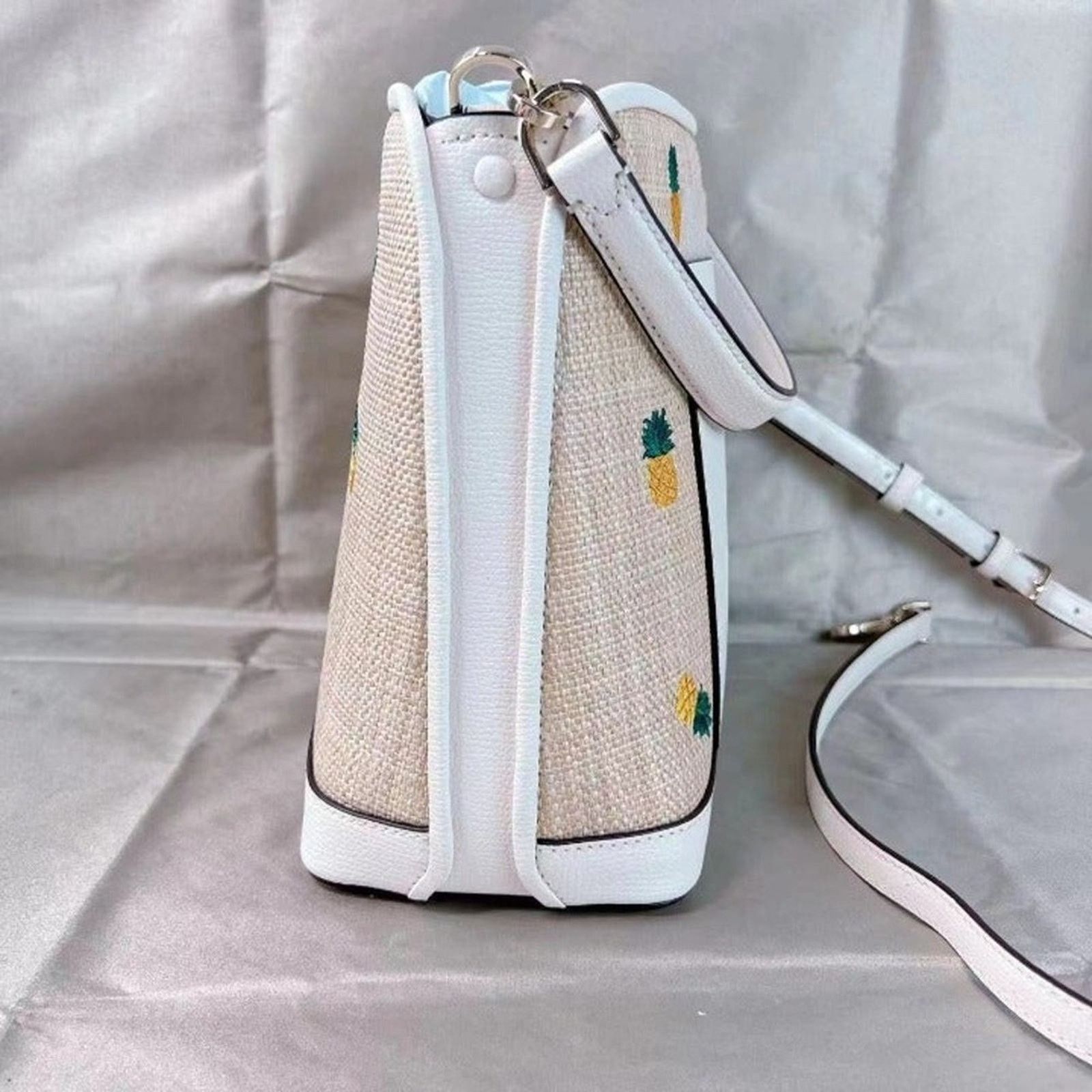 Kate Spade Kate Spade k7288 darcy small pineapple bucket bag parchment Size ONE SIZE - 2 Thumbnail