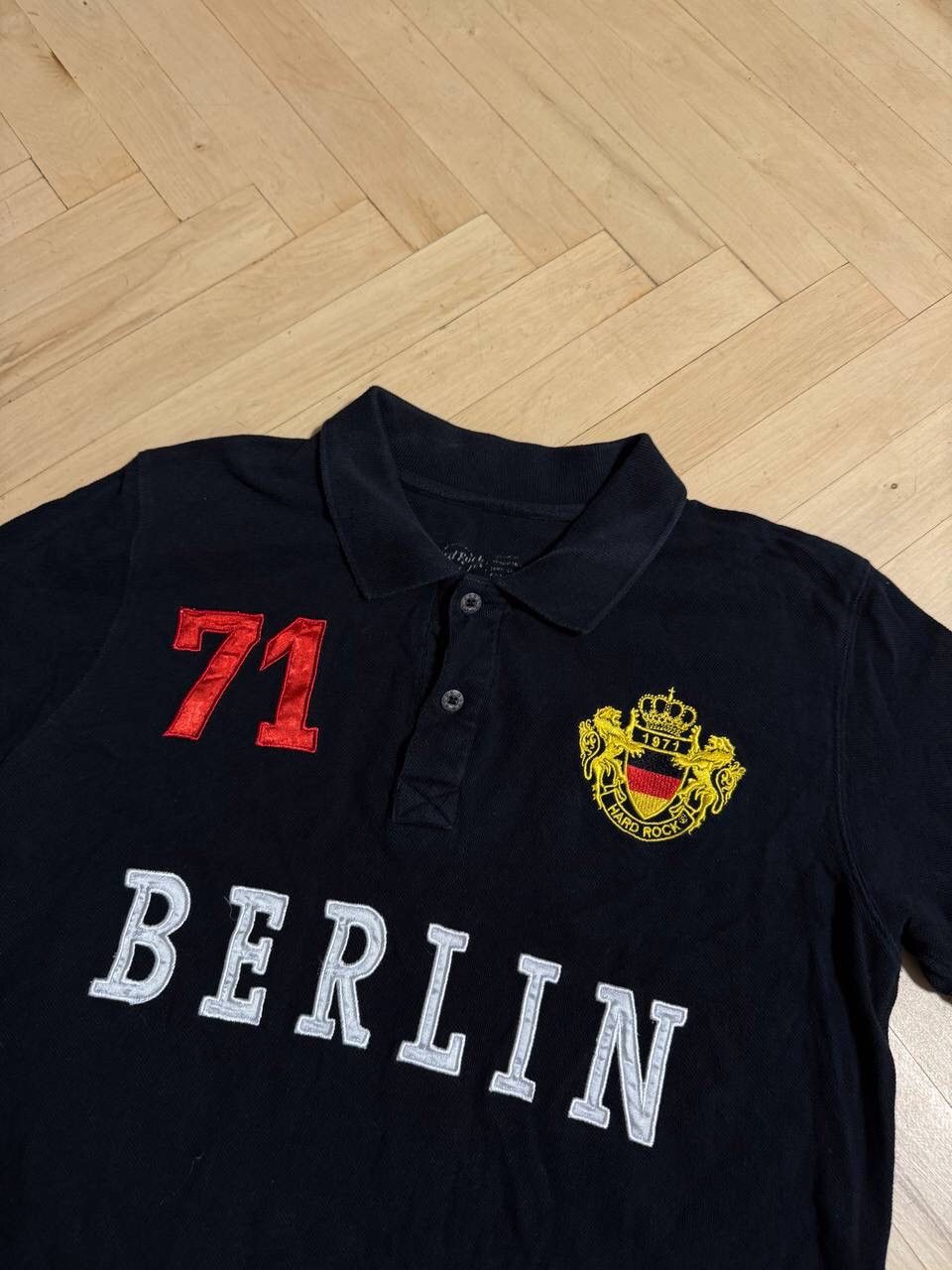 Vintage Vintage Berlin Hard Rock Ralph Lauren Style Polo Tee Size US M / EU 48-50 / 2 - 3 Thumbnail