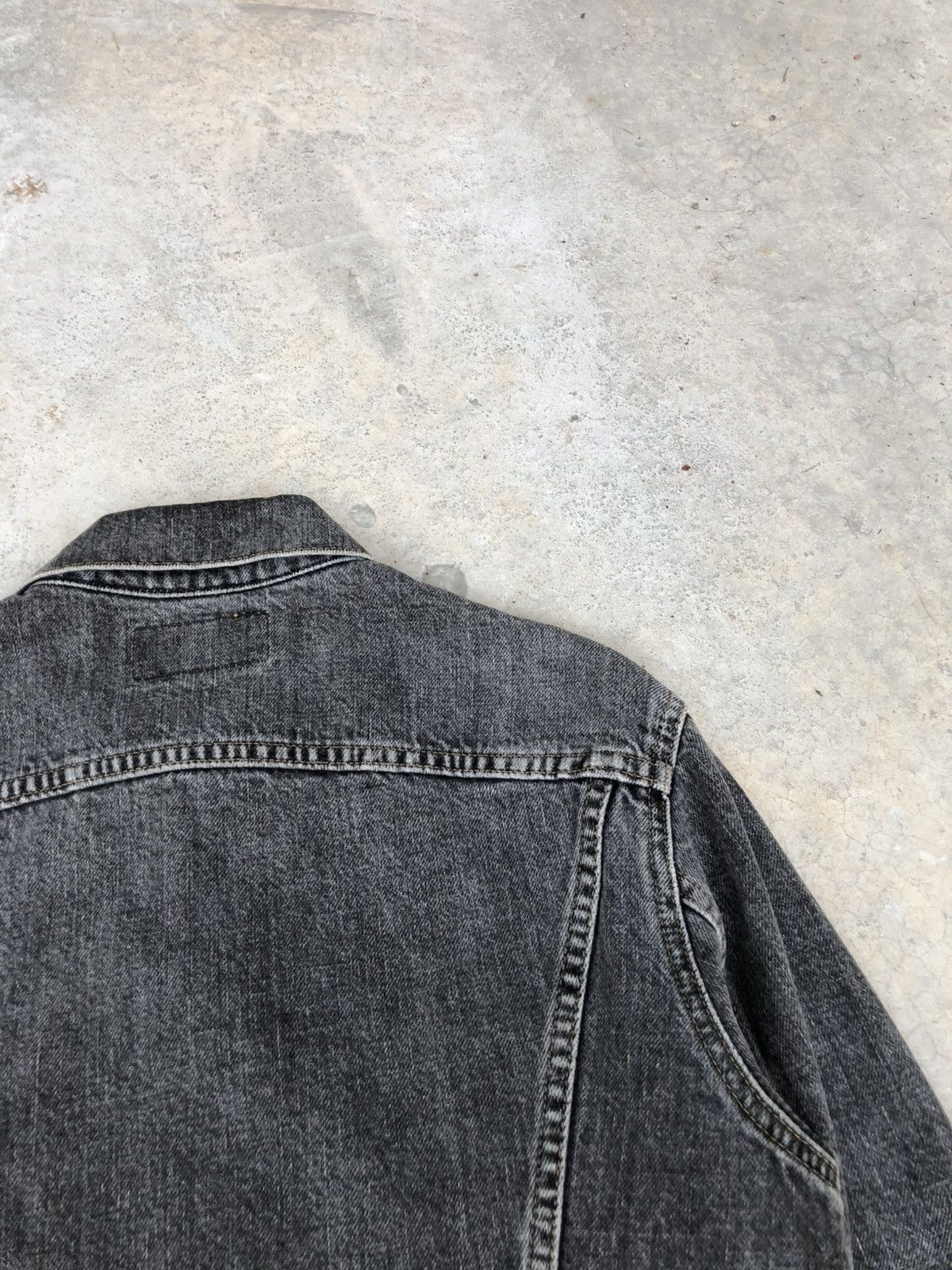 Levi's Vintage 90s Levis Denim Jacket Distressed Denim Size US M / EU 48-50 / 2 - 16 Thumbnail