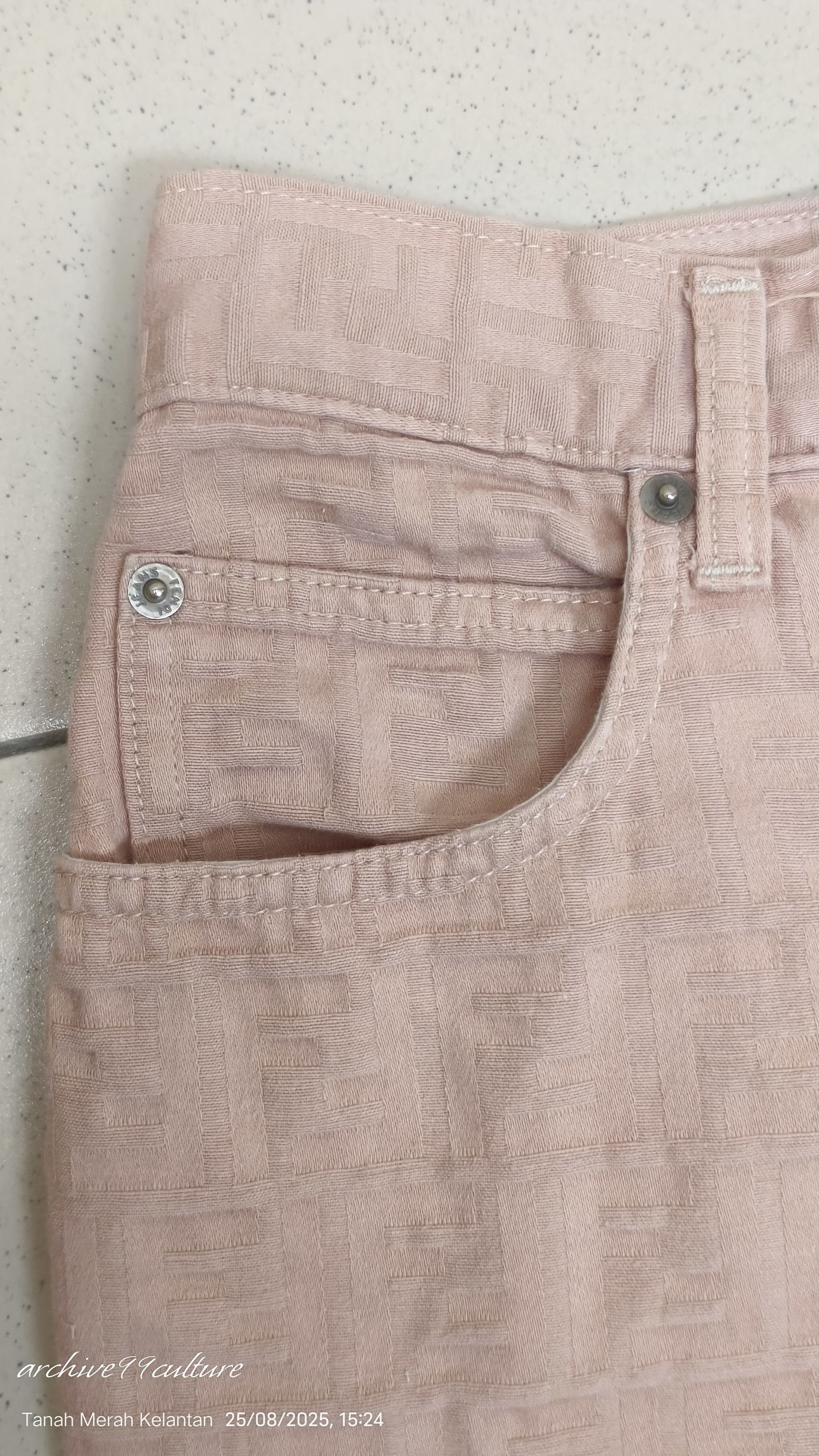 Fendi Vintage 90s Fendi Zucca Monogram baby pink / nude jeans Size 26" / US 2 / IT 38 - 4 Thumbnail