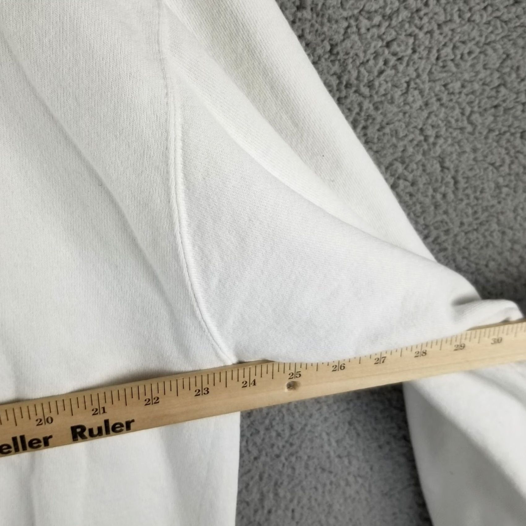 Champion Champion Sweatshirt XL White Vintage Crewneck Pullover Men 90s Classic All Seasons Reverse Weave Logo Embroidered Pullover Sweatshirt Size US XL / EU 56 / 4 - 5 Thumbnail