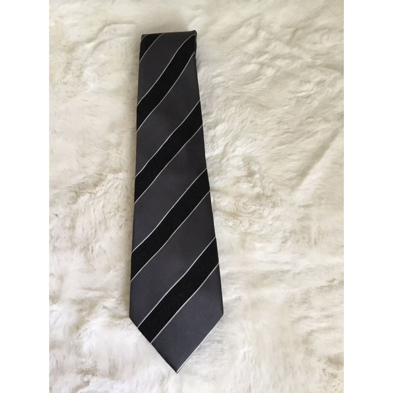 Donald Trump Donald Trump Signature Tie Gold Plate Name 100% Silk Size ONE SIZE - 10 Thumbnail