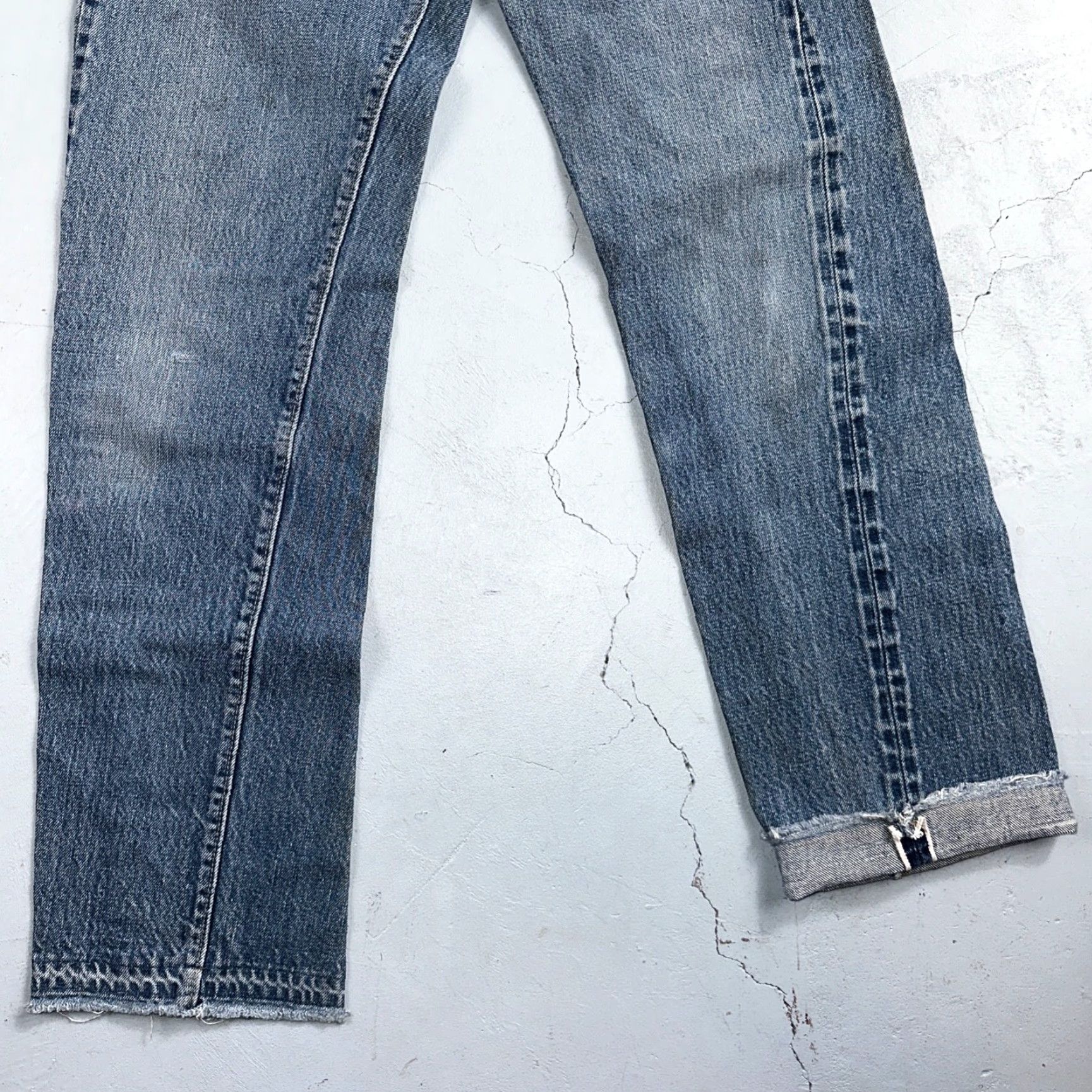 Levi's VINTAGE Levi's 501 Jeans Mens Classic Denim Blue 29x33 70s 80s Selvedge Redline 501 XX Size US 29 - 3 Thumbnail