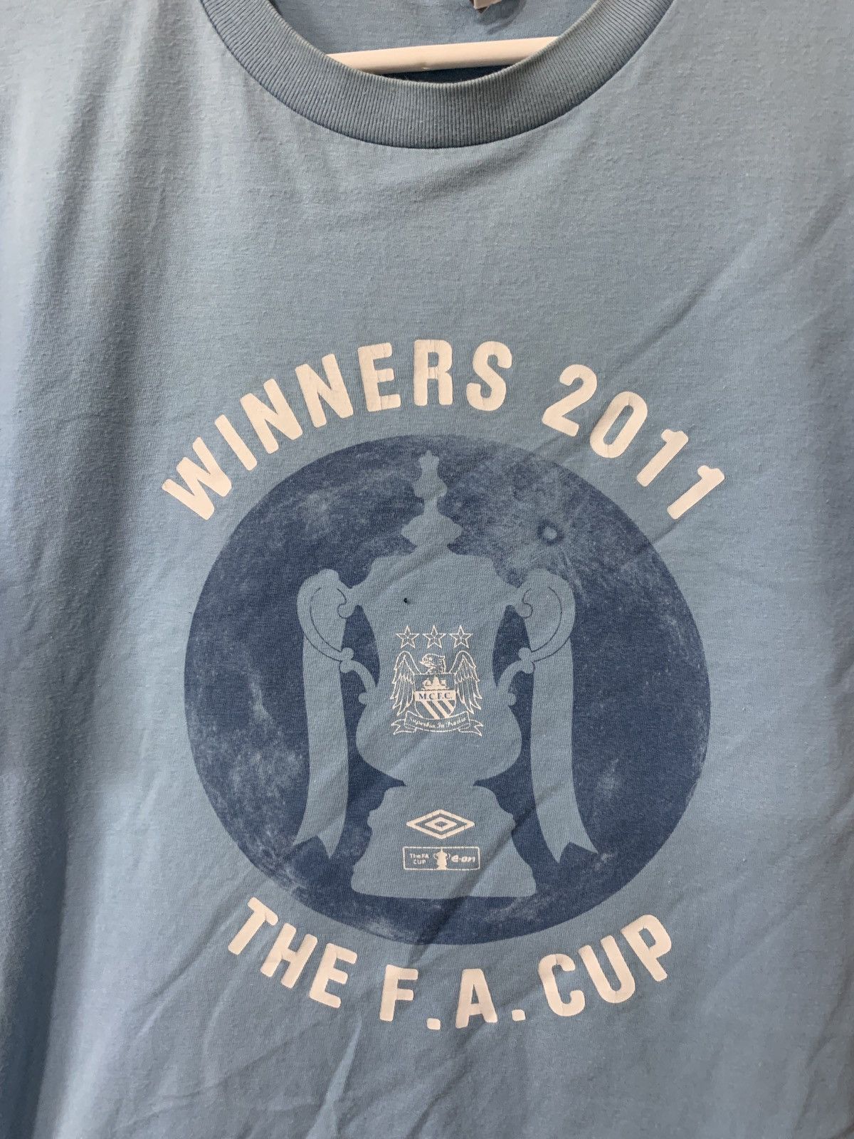 Umbro Manchester City 2011 Retro Football T Shirt Umbro Soccer L Size US L / EU 52-54 / 3 - 5 Thumbnail