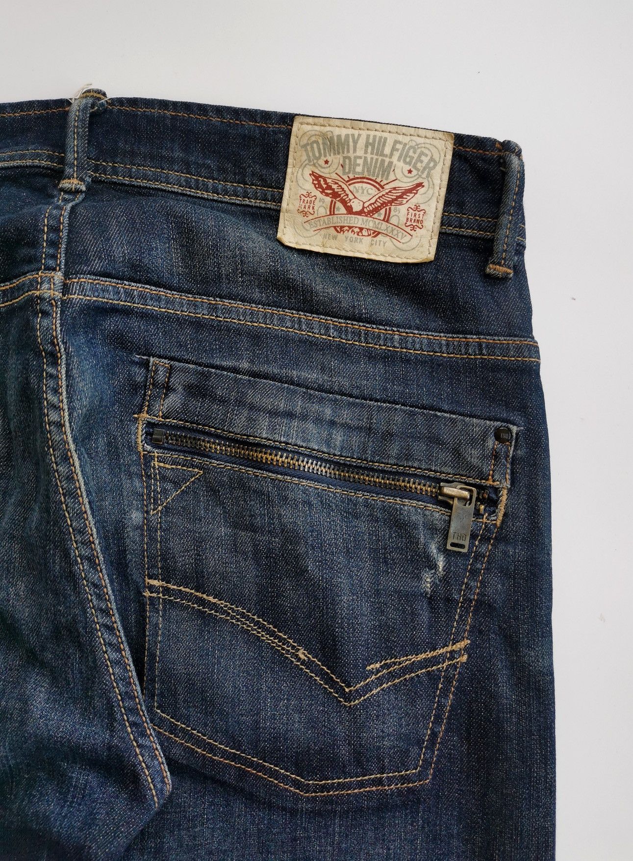 Tommy Hilfiger Tommy Hilfiger Zipper Distressed Jeans Size US 32 / EU 48 - 2 Thumbnail