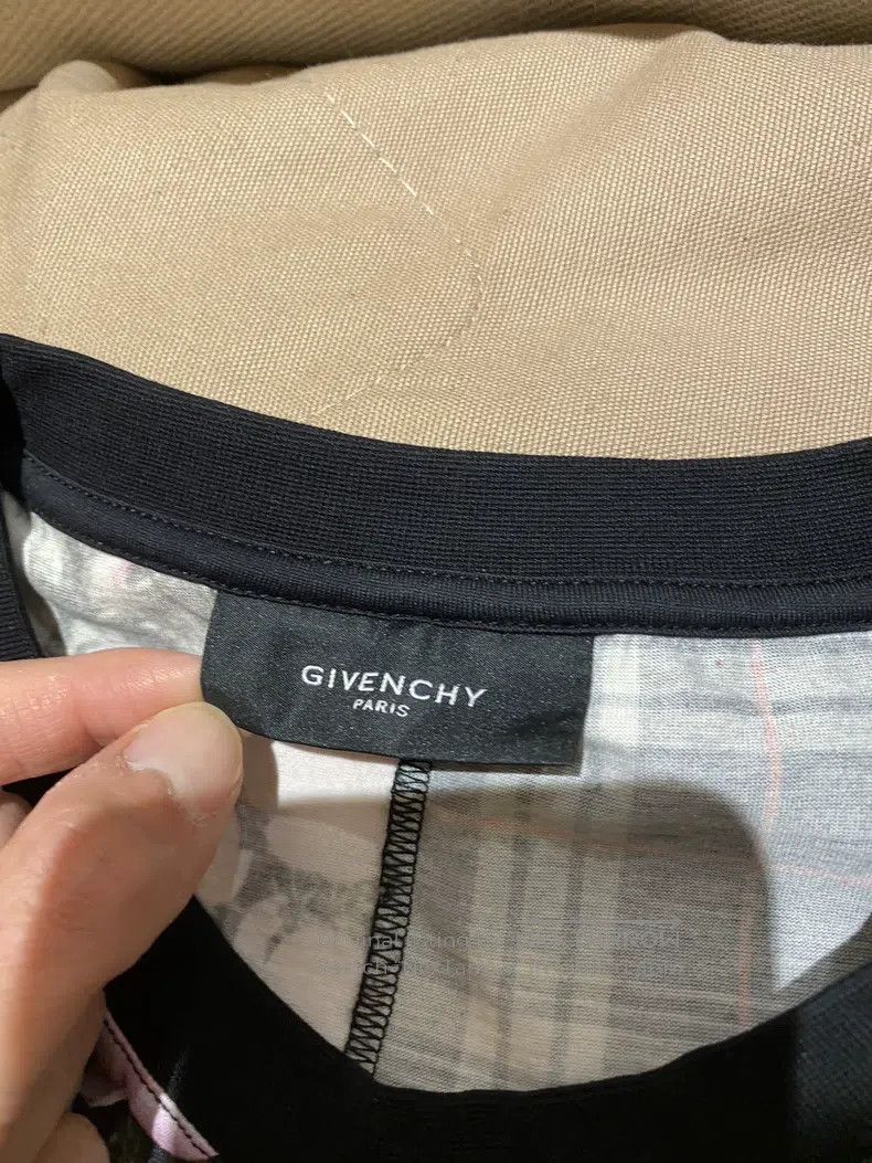 Givenchy Givenchy short sleeves Size US L / EU 52-54 / 3 - 2 Thumbnail