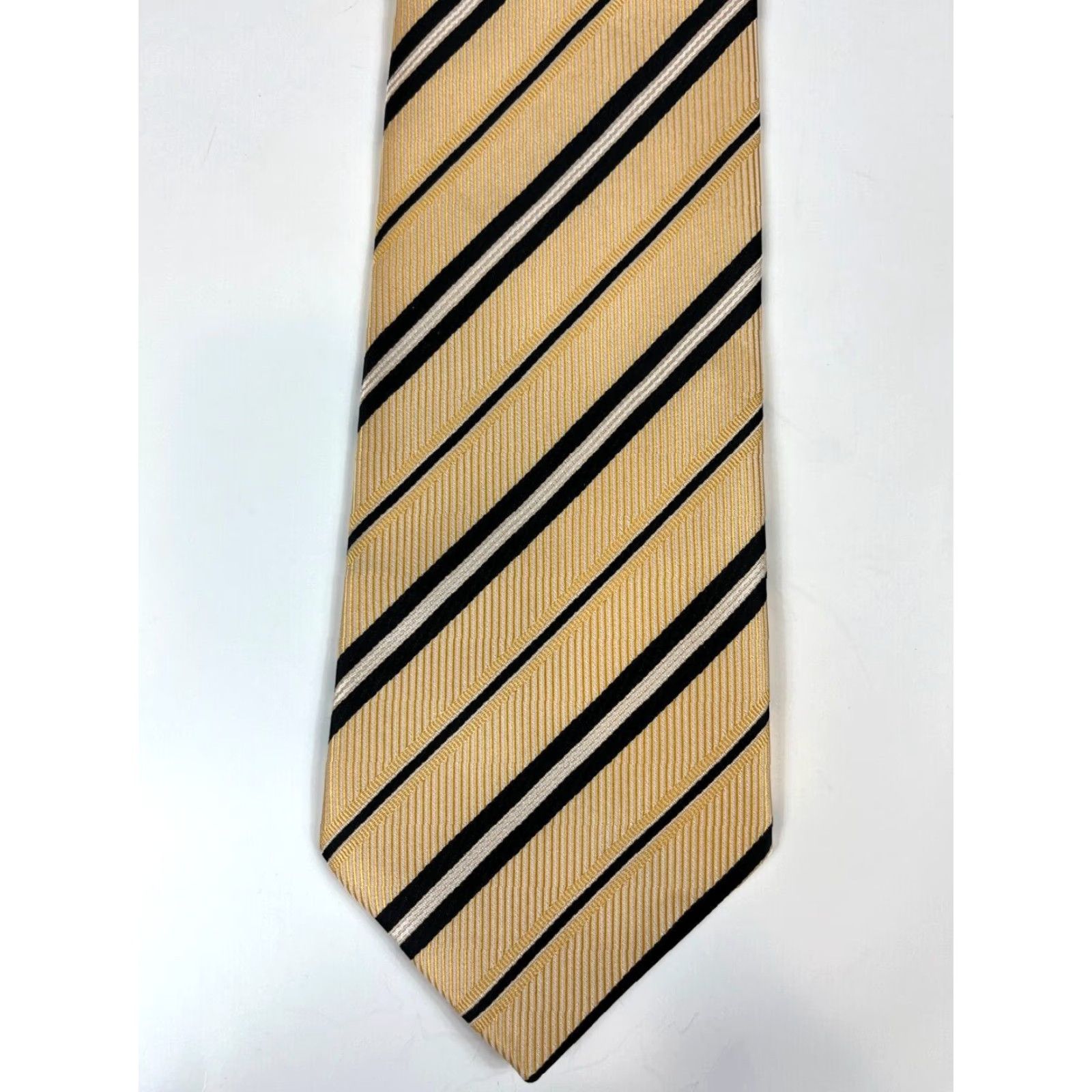Giorgio Armani Giorgio Armani Men's Silk Tie Striped Hand Made in Italy, Pale Yellow, 60", Wide, 4" Width, Classic Length, Pre-owned in great condition Size ONE SIZE - 3 Thumbnail