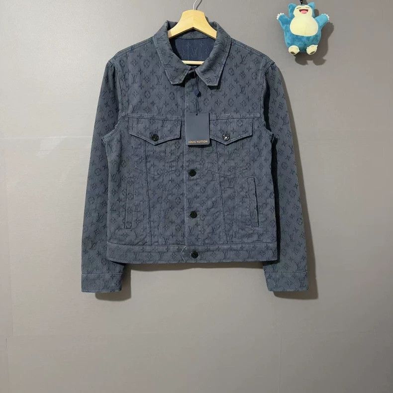 Louis Vuitton LOUIS VUITTON Blue Denim Jacket 2501-Nextarrow Size US S / EU 44-46 / 1 - 1 Thumbnail