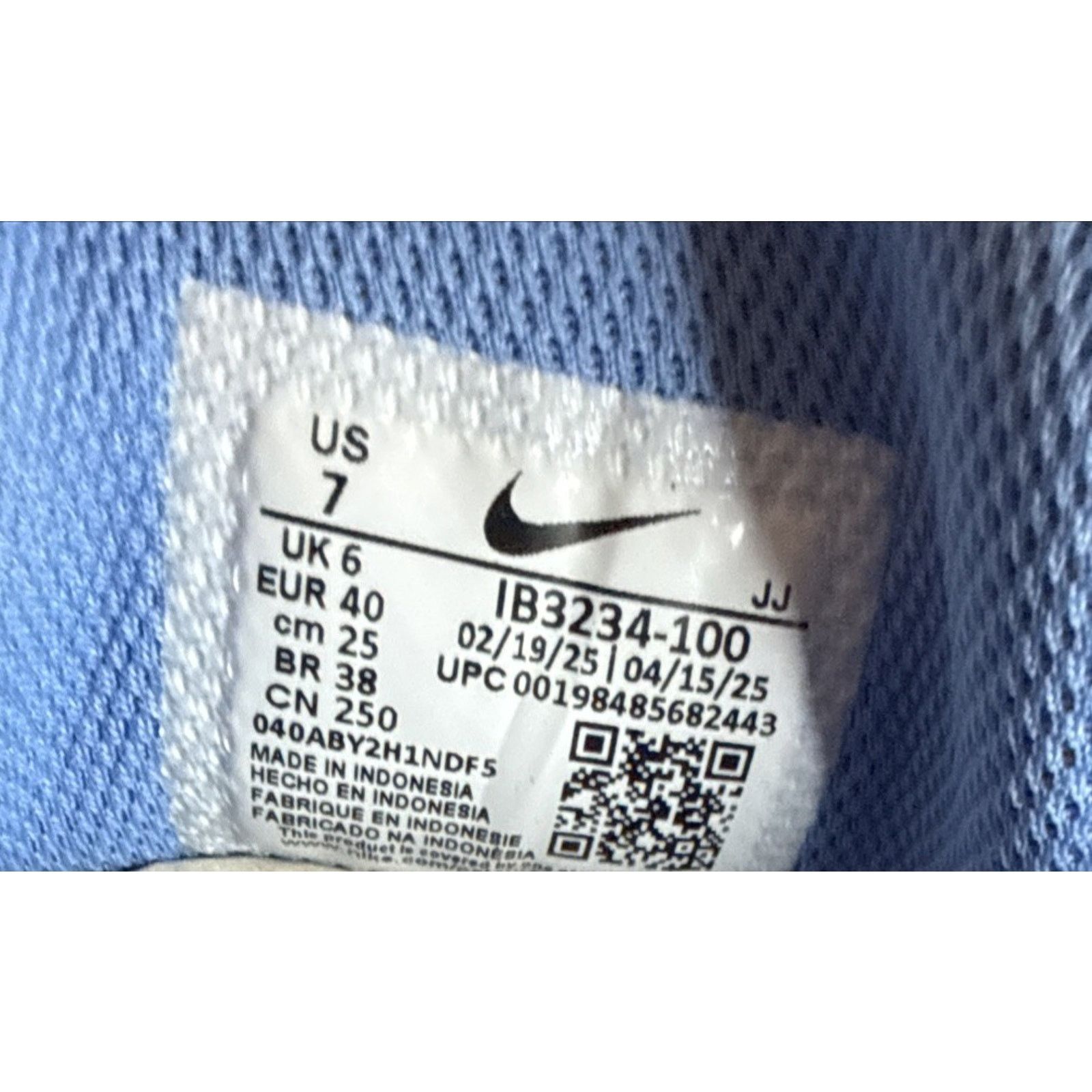Nike Nike Air Max Verse North Carolina UNC White ValorBlue Size 7 Size US 7 / EU 40 - 7 Thumbnail