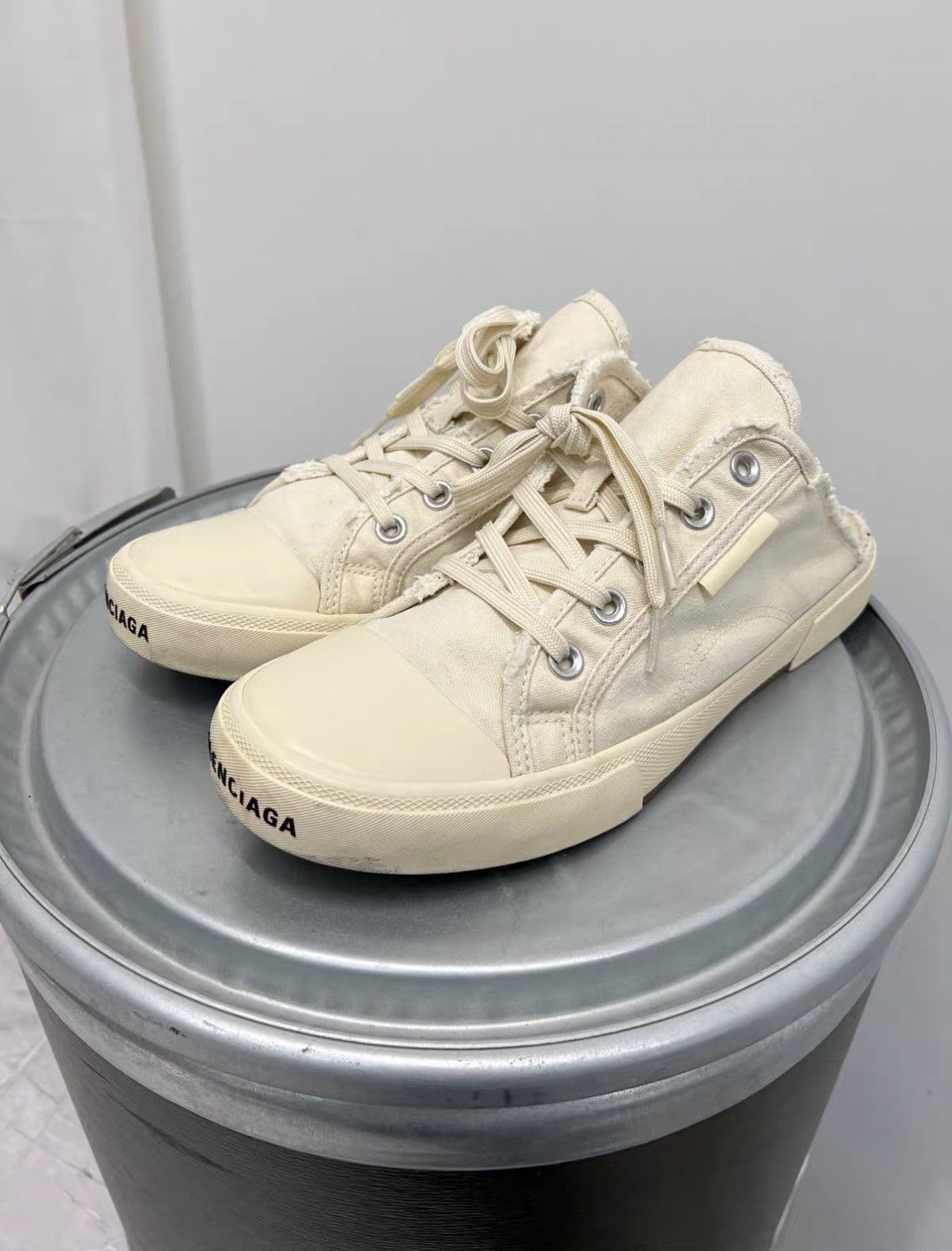 Balenciaga Balenciaga Paris Canvas Slide J42 Size US 8.5 / EU 41-42 - 1 Thumbnail