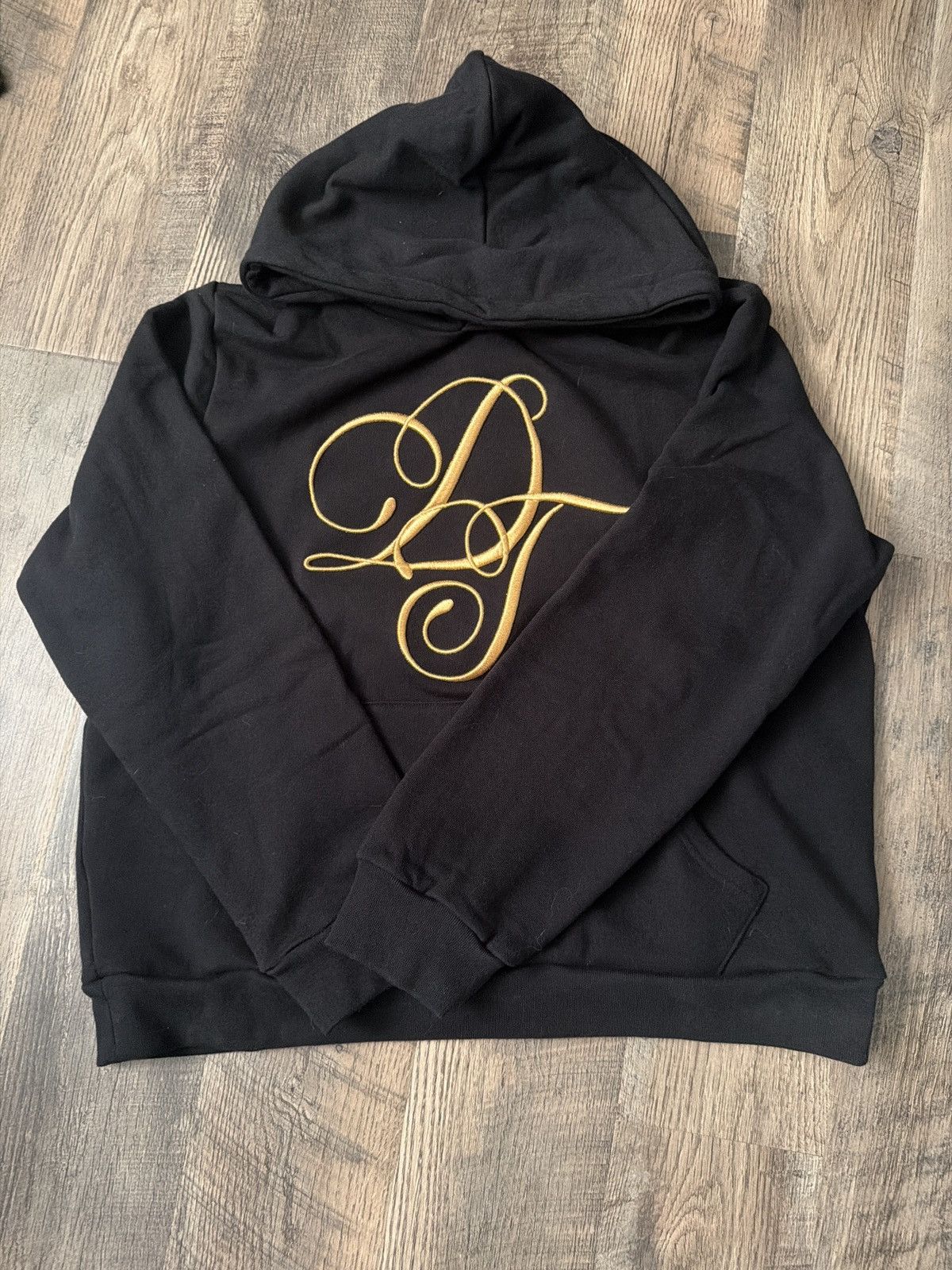 DENIM TEARS Denim Tears Metallic Gold Script Hoodie Size US XL / EU 56 / 4 - 1 Thumbnail