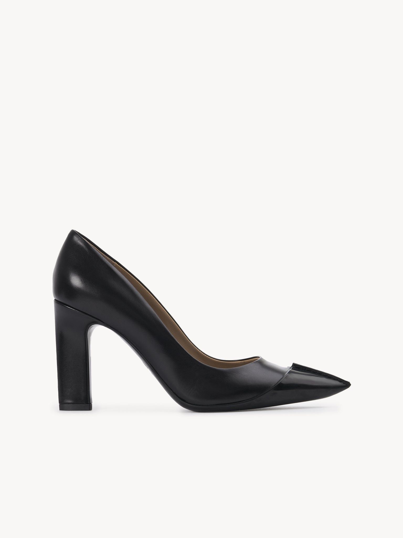 o1loc1c0425 CHC24 Jane Pumps in Black