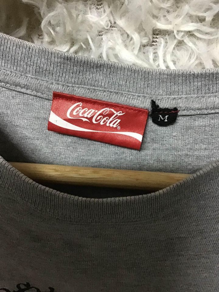 Coca Cola Coca Cola worldwide logo Size US M / EU 48-50 / 2 - 5 Thumbnail