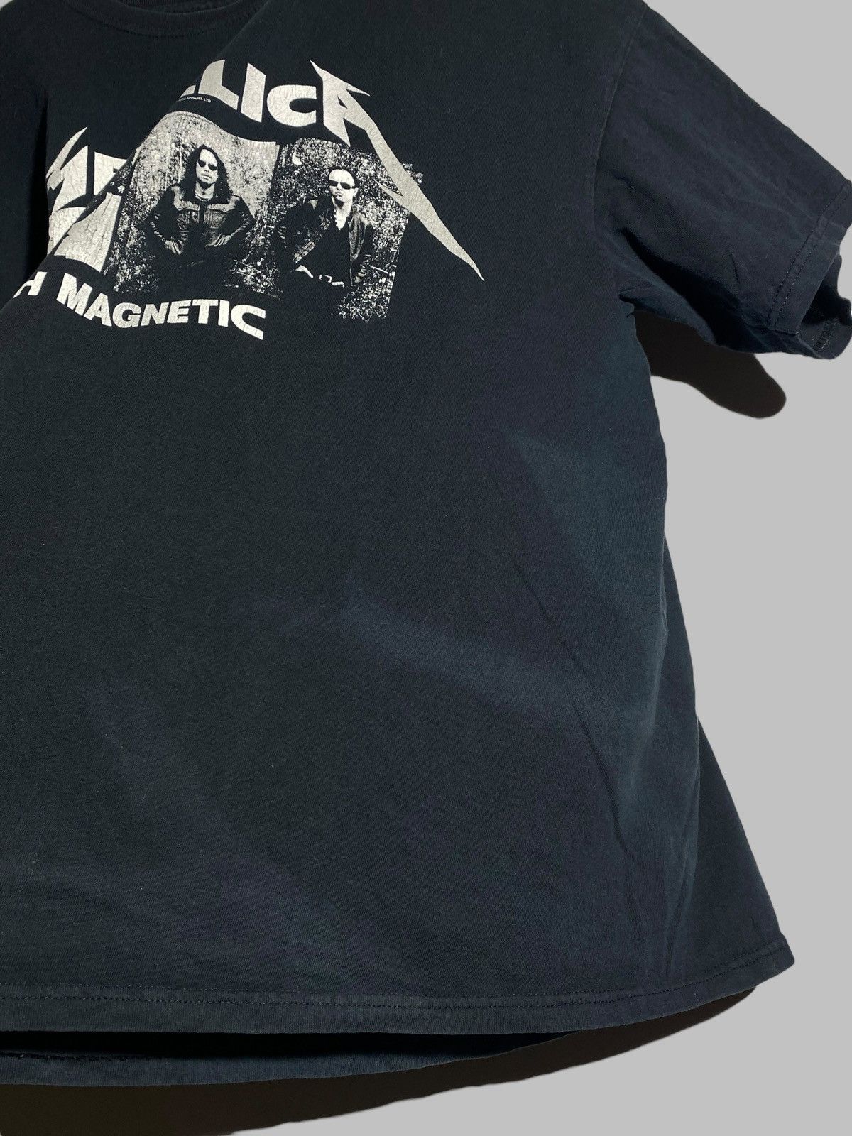 Band Tees 🔥 METALLICA WORLD MAGNETIC TOUR TEE 2000s METAL BAND Size US XL / EU 56 / 4 - 12 Thumbnail
