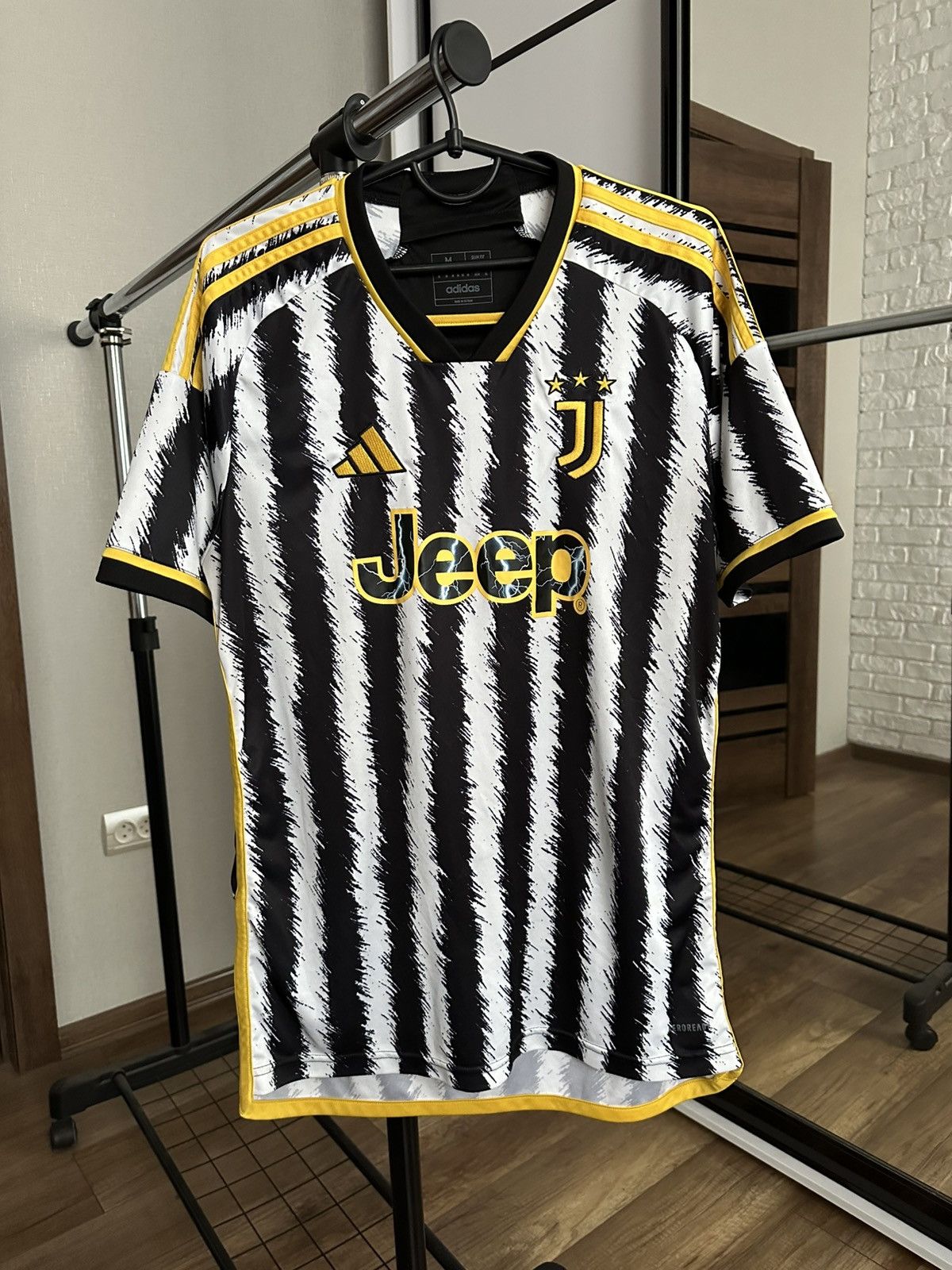 Adidas 2023/2024 Adidas Juventus Soccer Jersey T-Shirt Tee Size US M / EU 48-50 / 2 - 3 Thumbnail