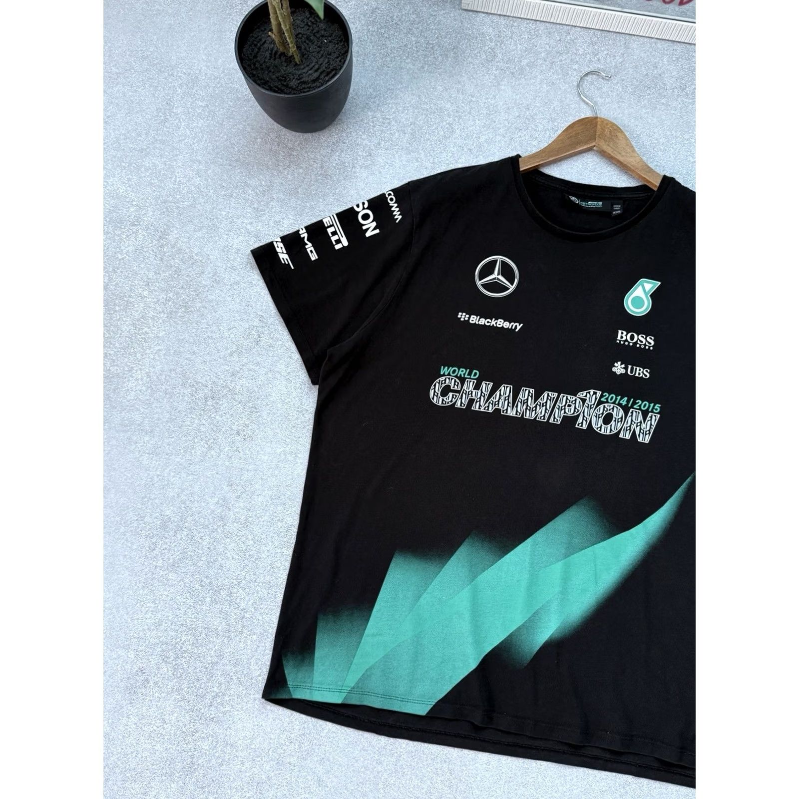 Mercedes-Benz Mercedes-Benz Formula 1 Racing T-Shirt Mens XXL Black Crew Neck Short Sleeve Hugo Boss Champion AMG Petronas Nike? Size US XXL / EU 58 / 5 - 3 Thumbnail