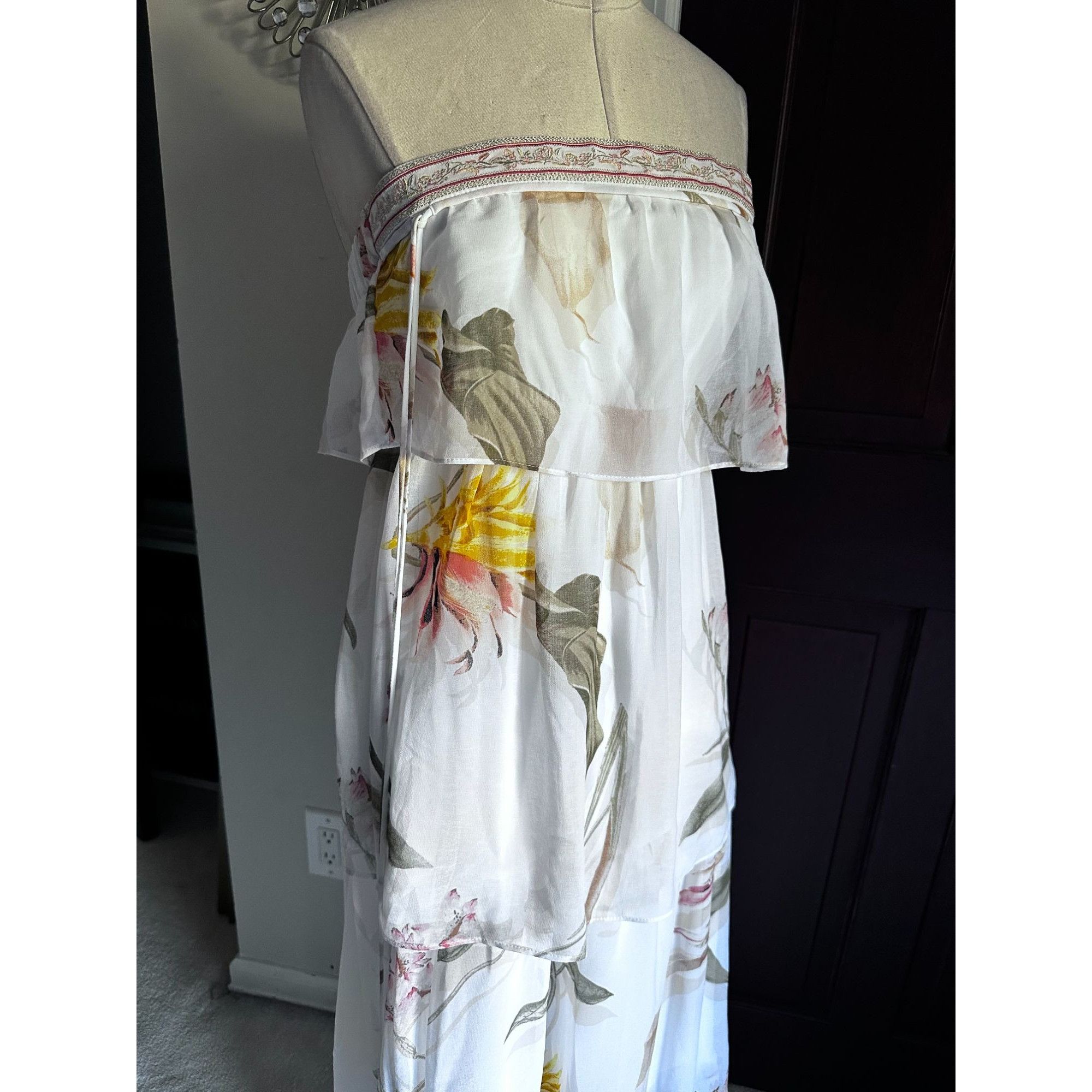 White House Black Market NWT White House Black Market Strapless Floral Tiered Maxi Dr Size S / US 4 / IT 40 - 5 Thumbnail