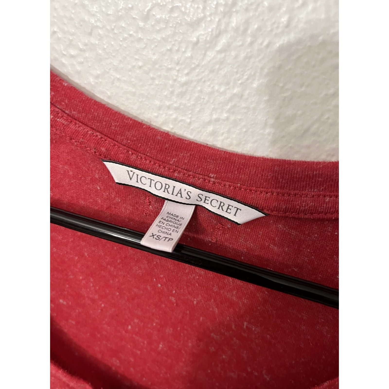 Victoria's Secret Victoria's Secret 1/2-Button Ribbed Top T-Shirt Tee Red Size XS Women Regular Long Sleeve 59% Cotton / 41% Polyester Size XS / US 0-2 / IT 36-38 - 3 Thumbnail