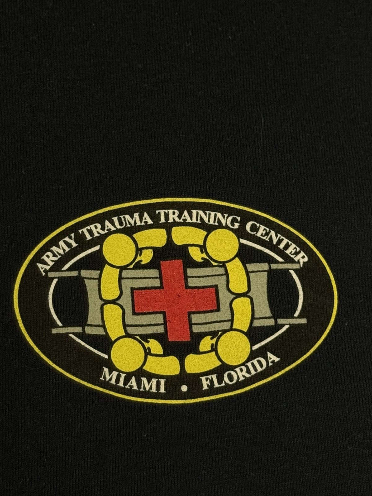 Vintage Vintage Navy Army Trauma Training Center Tee 2XL XXL Size US XXL / EU 58 / 5 - 2 Thumbnail