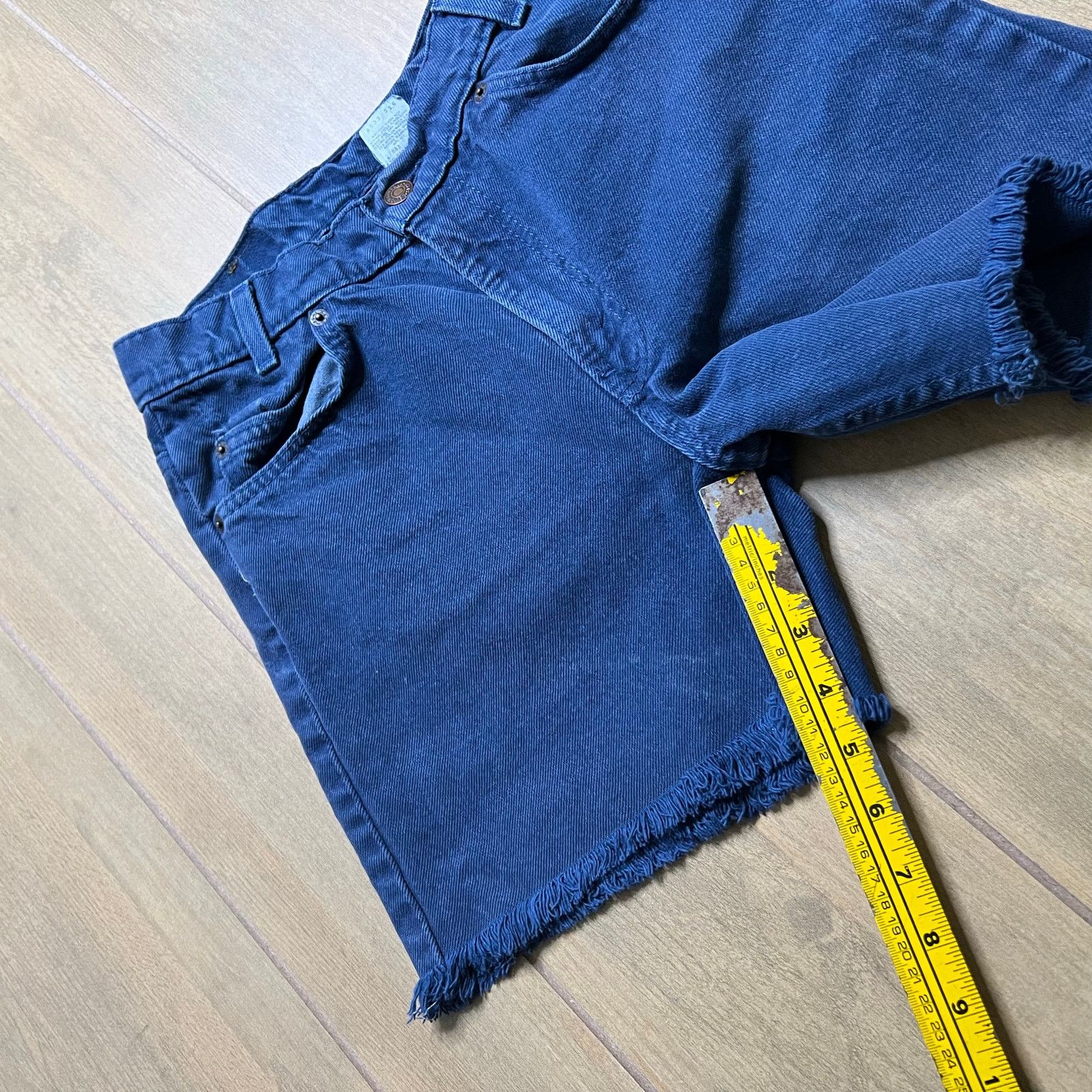 Levi's Vintage 90s Levi’s 550 Denim Cutoff Shorts W28 USA Made Size 27" / US 4 / IT 40 - 9 Thumbnail