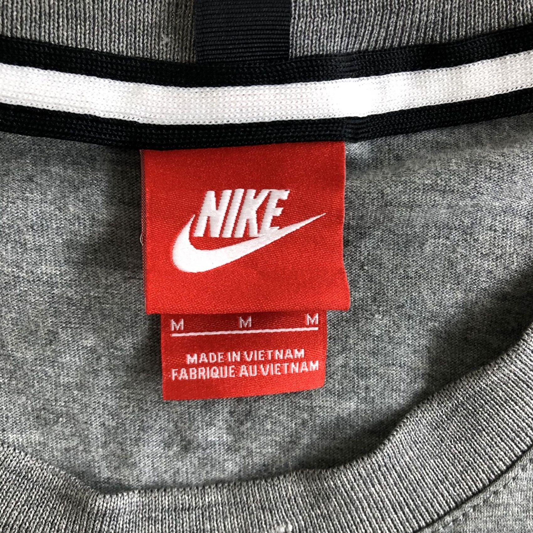 Nike VINTAGE Nike Air T Shirt Mens Size Medium Gray 1990s Active Red Tag Short Sleeve Size US M / EU 48-50 / 2 - 5 Thumbnail