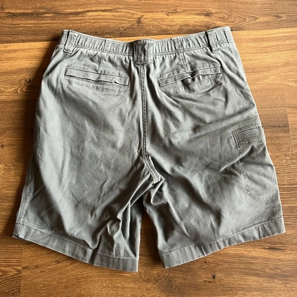 L.L. Bean ☀️ L.L. Bean Natural Fit Shorts with Pockets ☀️ Size US 33 - 10 Thumbnail