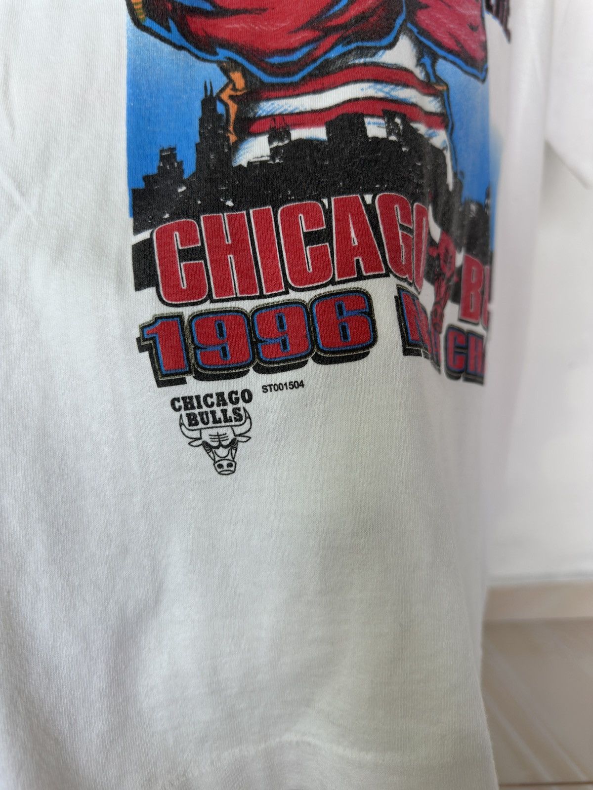 Starter 🔥VERY RARE🔥 VINTAGE CHICAGO BULLS STARTER Size US S / EU 44-46 / 1 - 2 Thumbnail