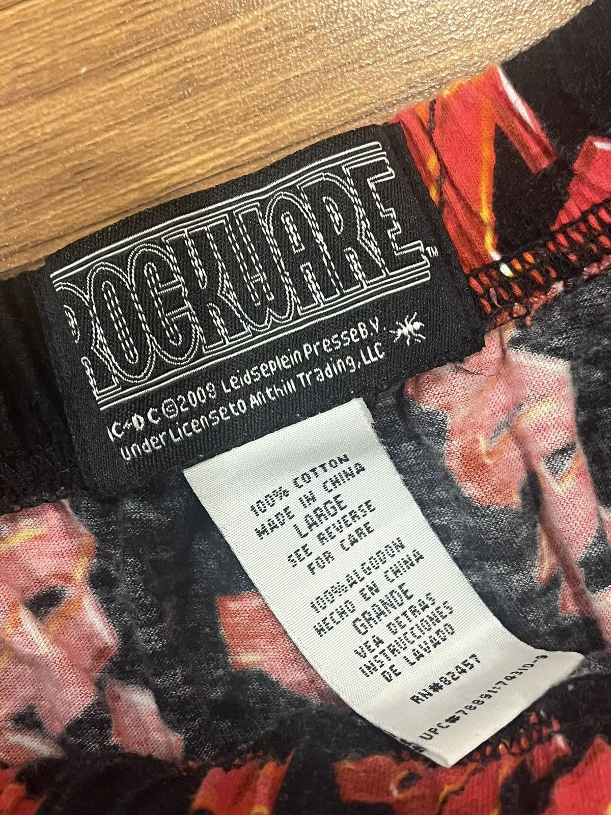 Other Y2K -AC/DC BUNDLE - Tour Shirt, All over print pants + book! Size US L / EU 52-54 / 3 - 7 Thumbnail