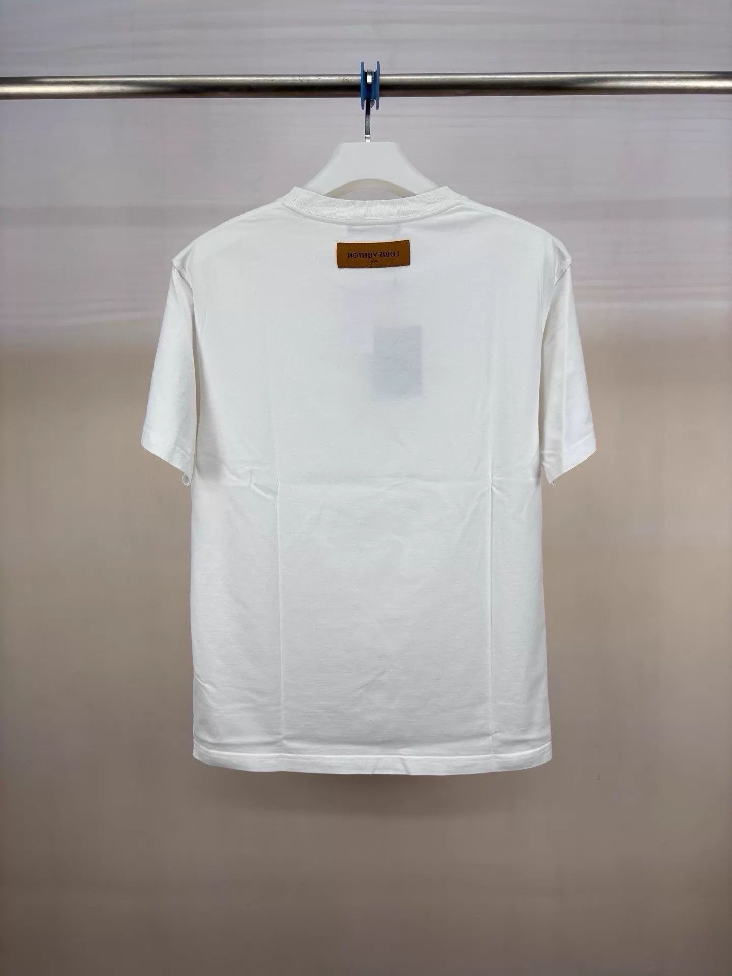 Louis Vuitton Louis Vuitton White Embossed Logo Short-Sleeve Tee S New Size US S / EU 44-46 / 1 - 2 Thumbnail
