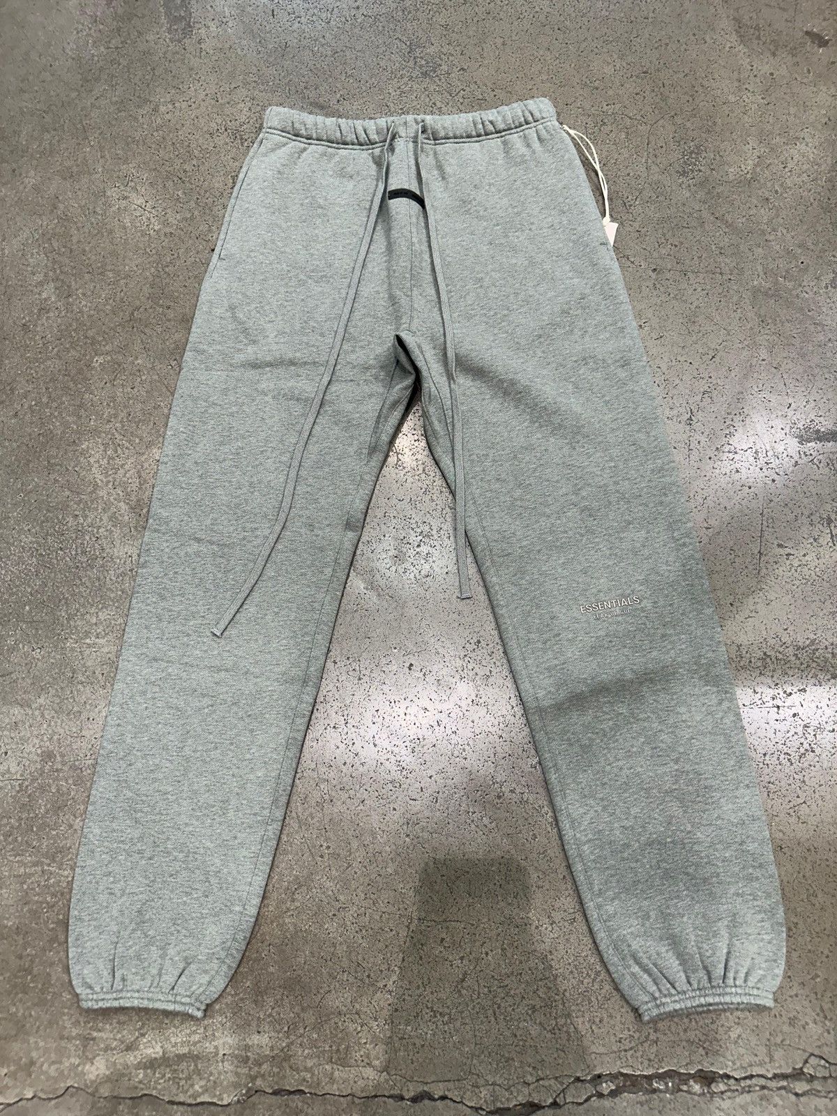 Essentials ESSENTIALS - Vintage Fleece Sweatpant Concrete Heather Size US 32 / EU 48 - 1 Thumbnail