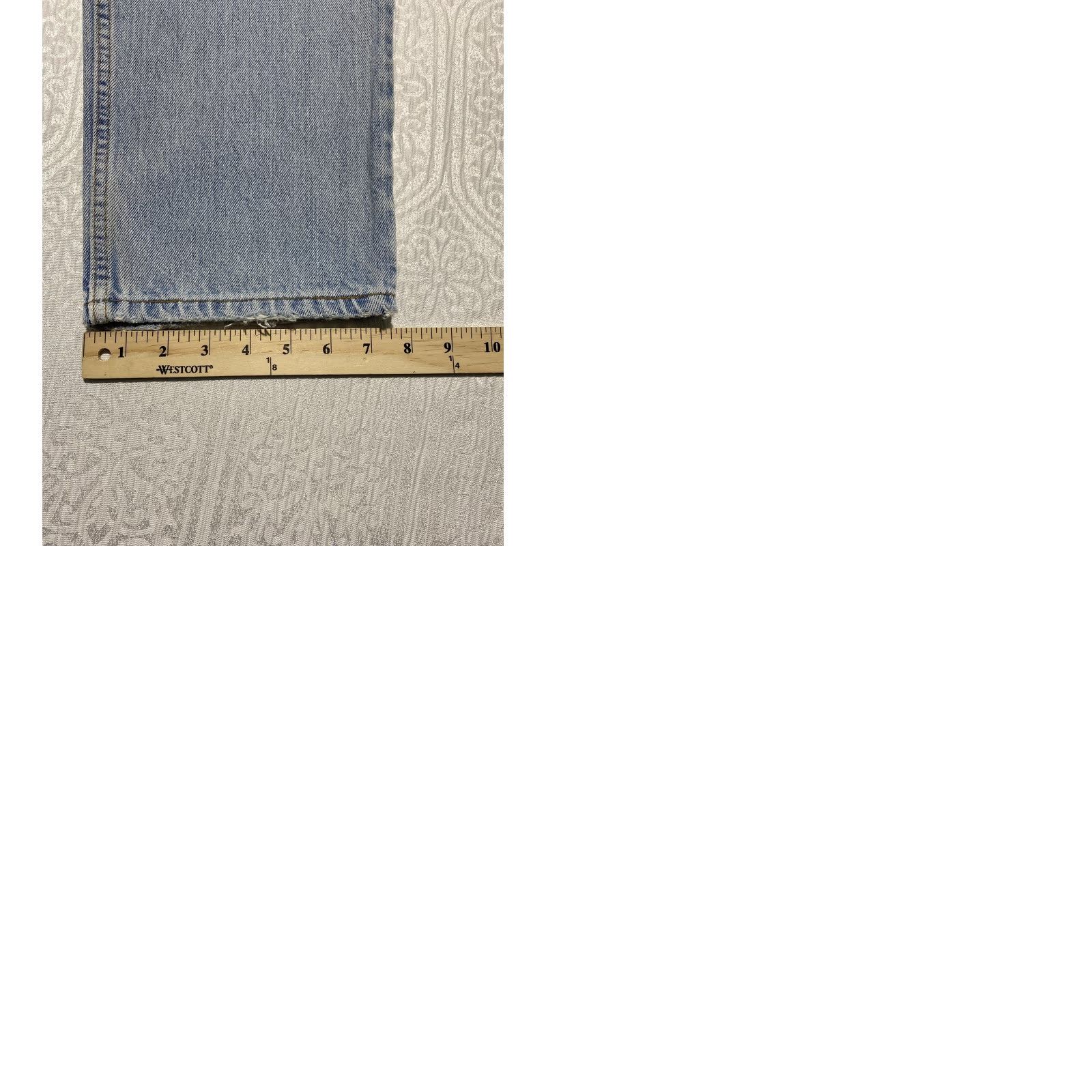 Levi's VINTAGE Levi's Jeans 550 Relaxed Fit Light Wash Blue Mens 32x32 90s Tapered Leg 5-Pocket Denim USA Size US 32 / EU 48 - 9 Thumbnail