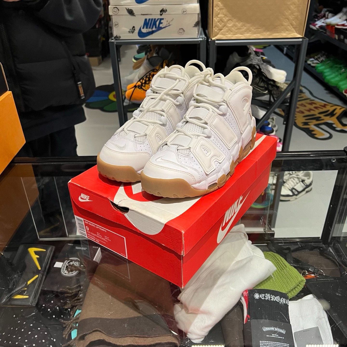 Nike Nike White Lowtop Sneakers 9.5 Men Size US 9.5 / EU 42-43 - 1 Thumbnail