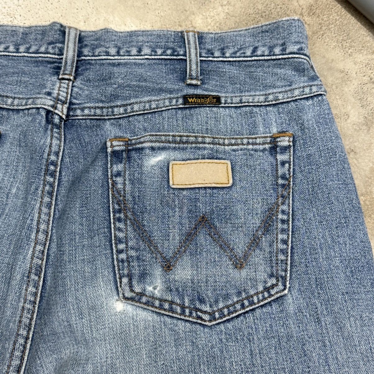Wrangler Vintage Wrangler Light Wash Distressed Denim Pants Size US 36 / EU 52 - 14 Thumbnail
