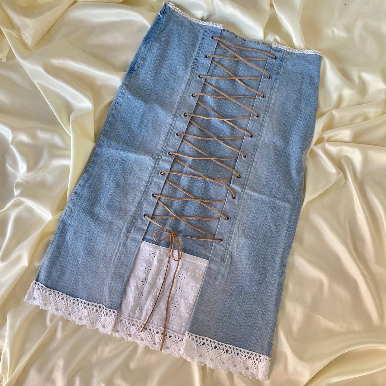 Vintage Vintage coquette denim maxi skirt Size 27" / US 4 / IT 40 - 5 Thumbnail